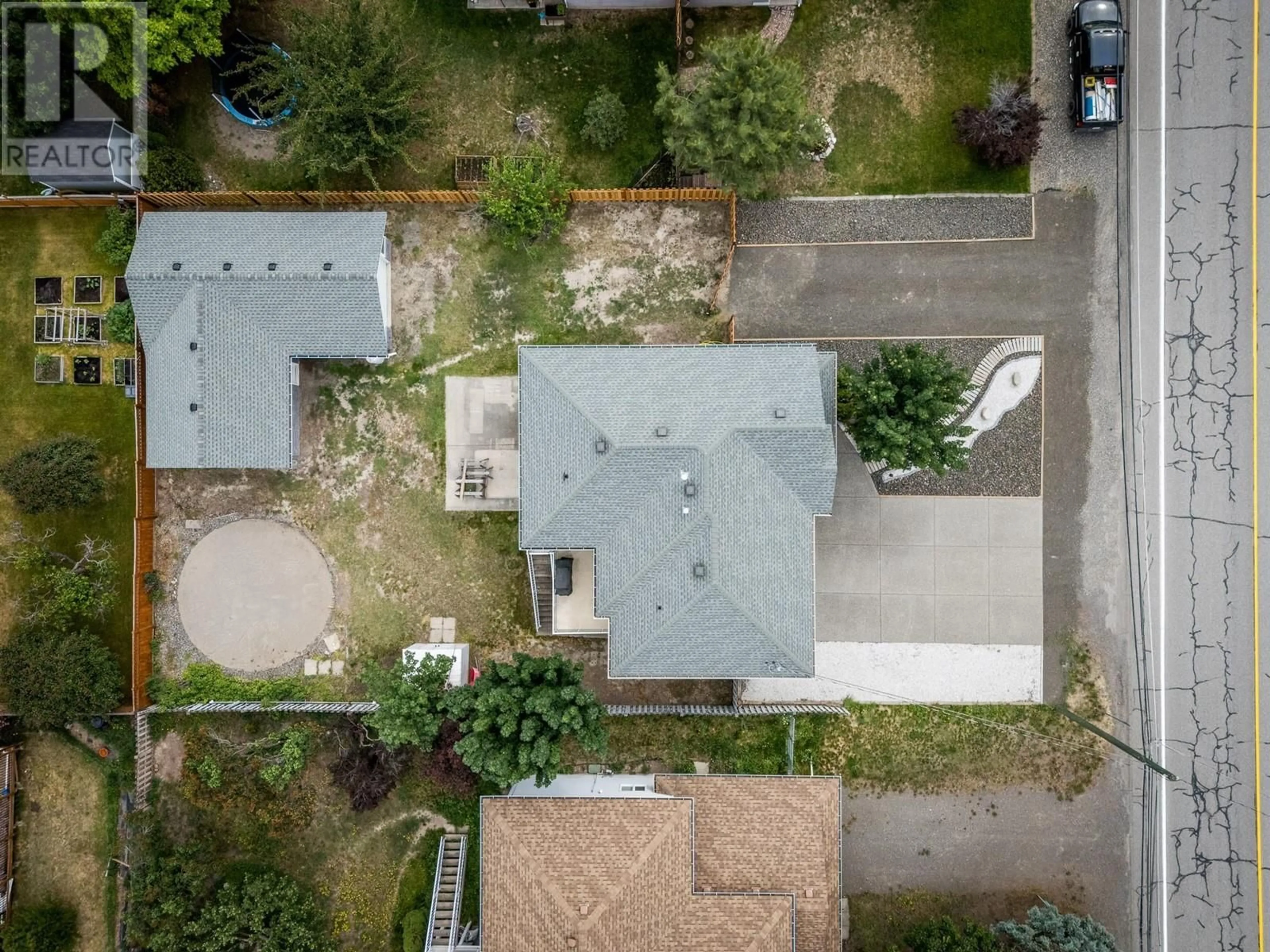 A pic from outside/outdoor area/front of a property/back of a property/a pic from drone, street for 6438 DALLAS DRIVE, Kamloops British Columbia V2C4X5
