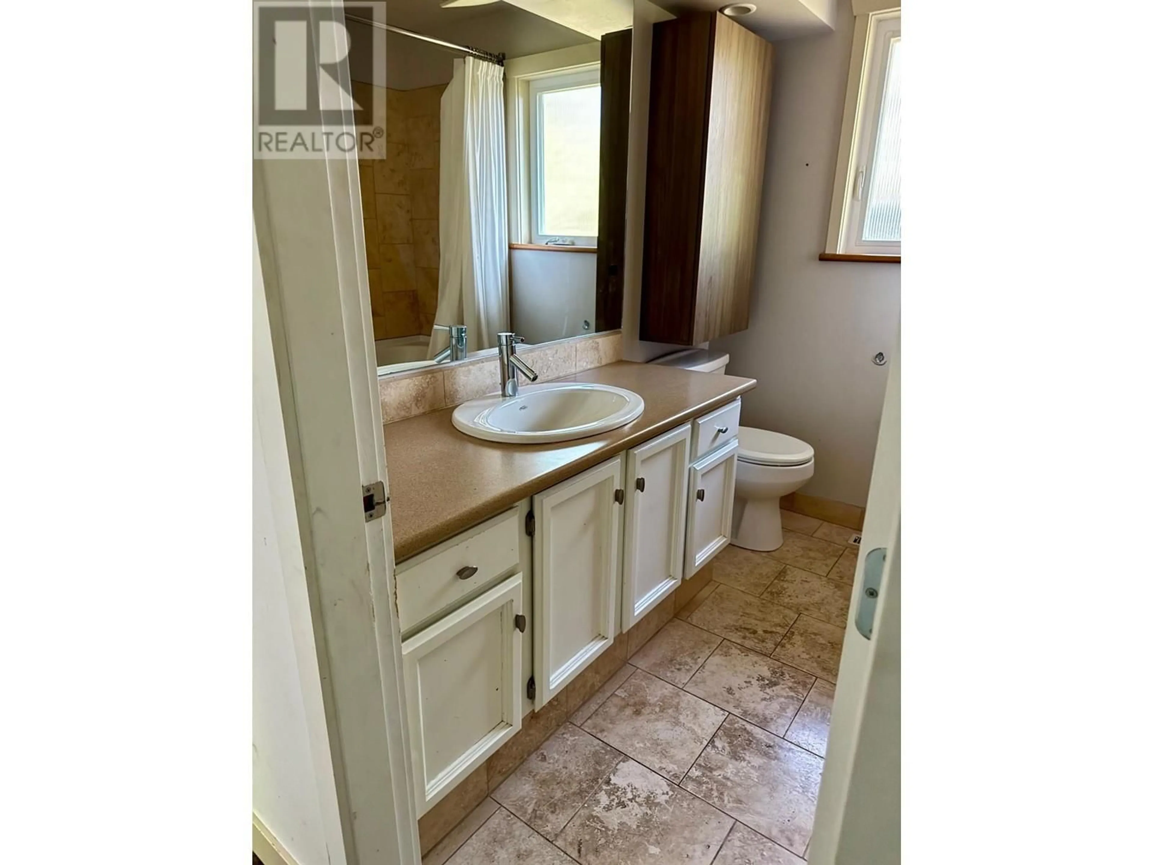 Standard bathroom, ceramic/tile floor for 3353 GREENWOOD COURT, Kelowna British Columbia V1W4E4