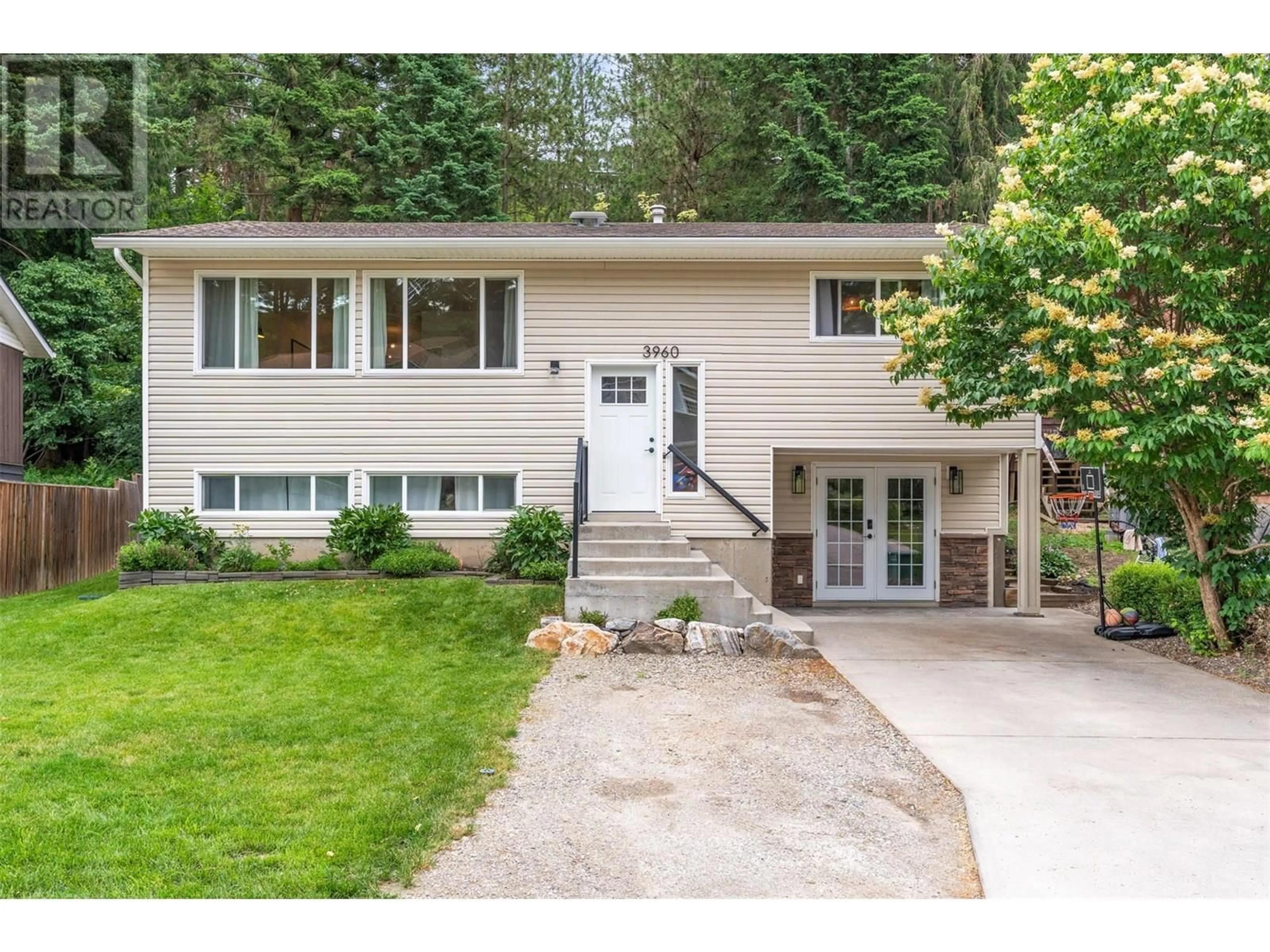 Home with vinyl exterior material, street for 3960 HIGHLAND PARK DRIVE, Armstrong British Columbia V4Y0K2