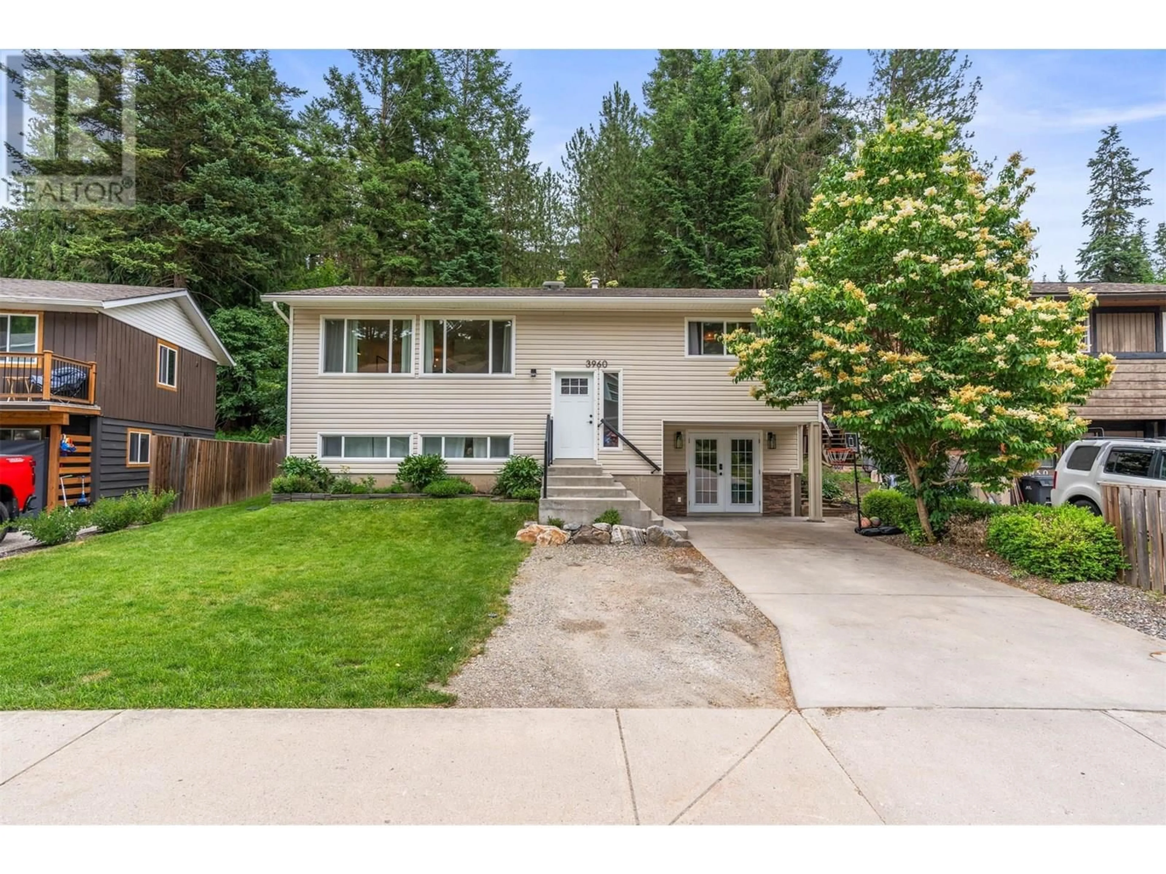 Home with vinyl exterior material, street for 3960 HIGHLAND PARK DRIVE, Armstrong British Columbia V4Y0K2