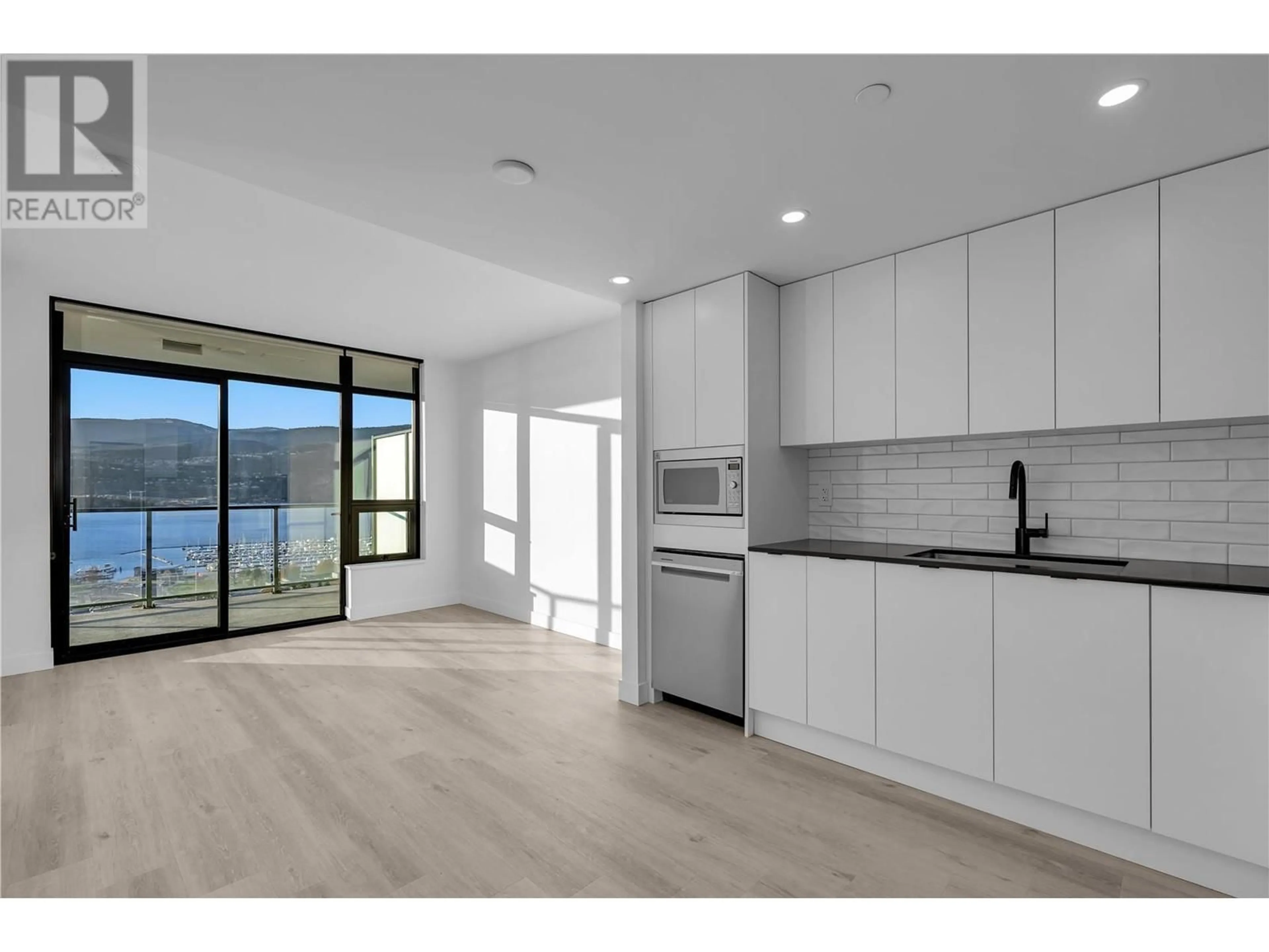 Open concept kitchen, unknown for 1906 - 1471 ST PAUL STREET, Kelowna British Columbia V1Y0K7