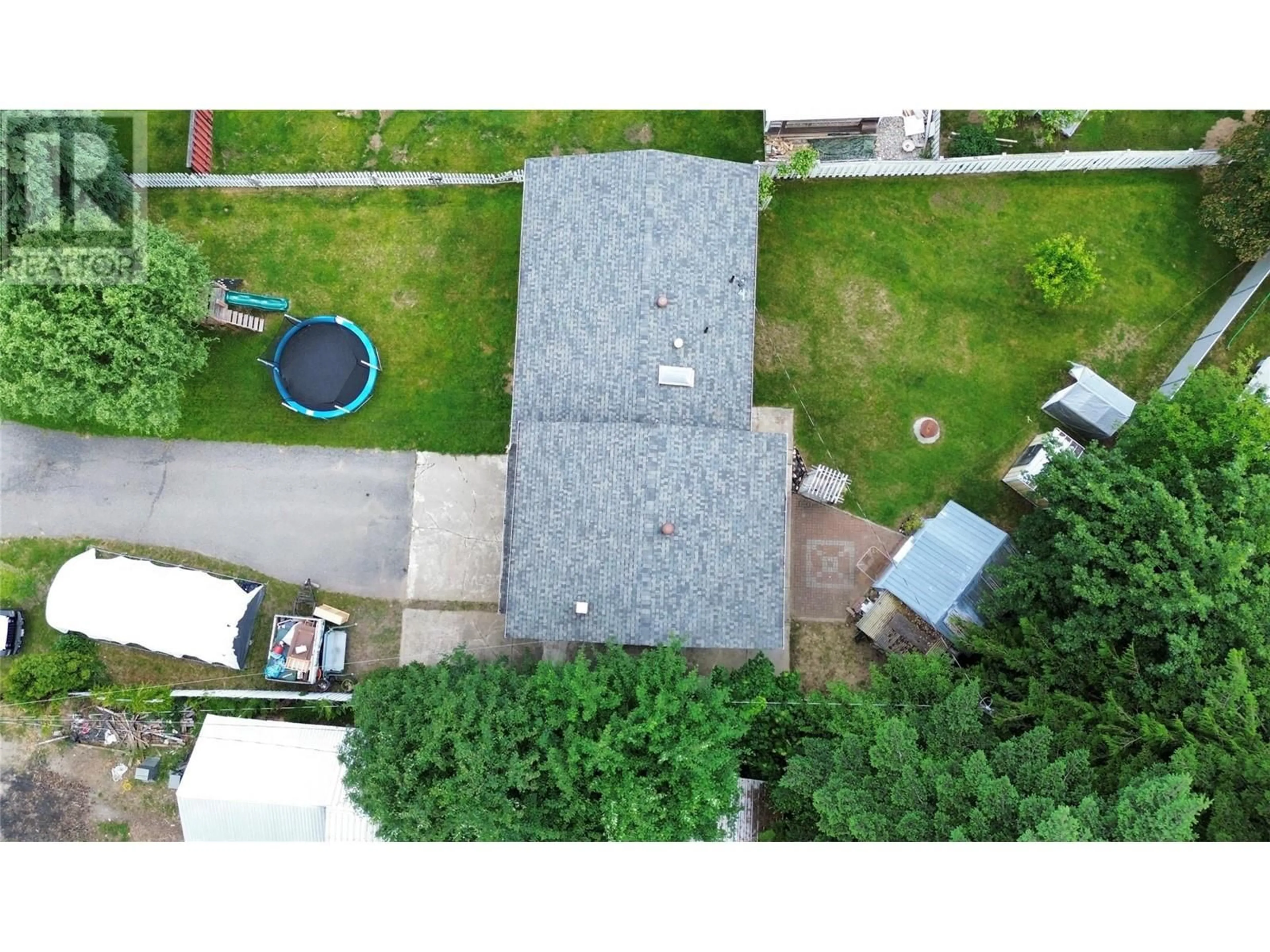 A pic from outside/outdoor area/front of a property/back of a property/a pic from drone, unknown for 1675 CHANDLER ROAD, Christina Lake British Columbia V0H1E0