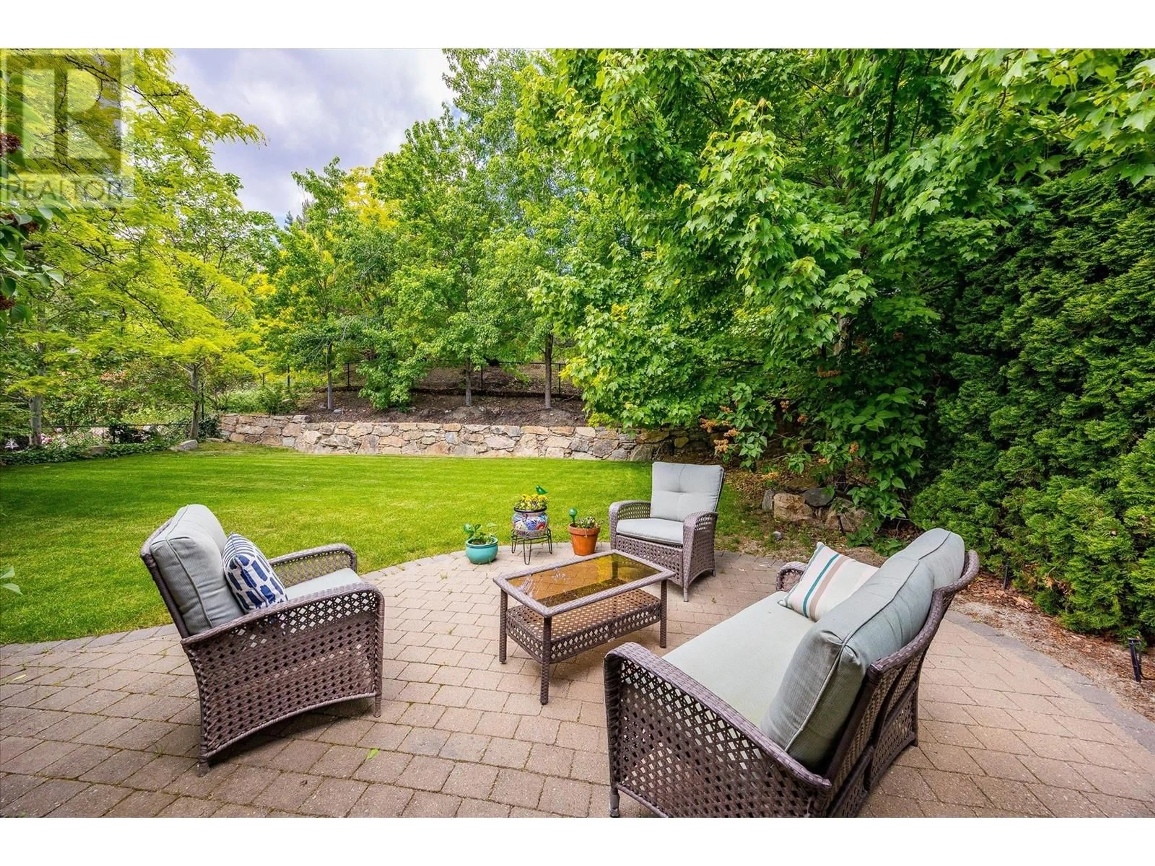 Patio, water/lake/river/ocean view for 1940 BEGBIE ROAD, Kelowna British Columbia V1V2X3