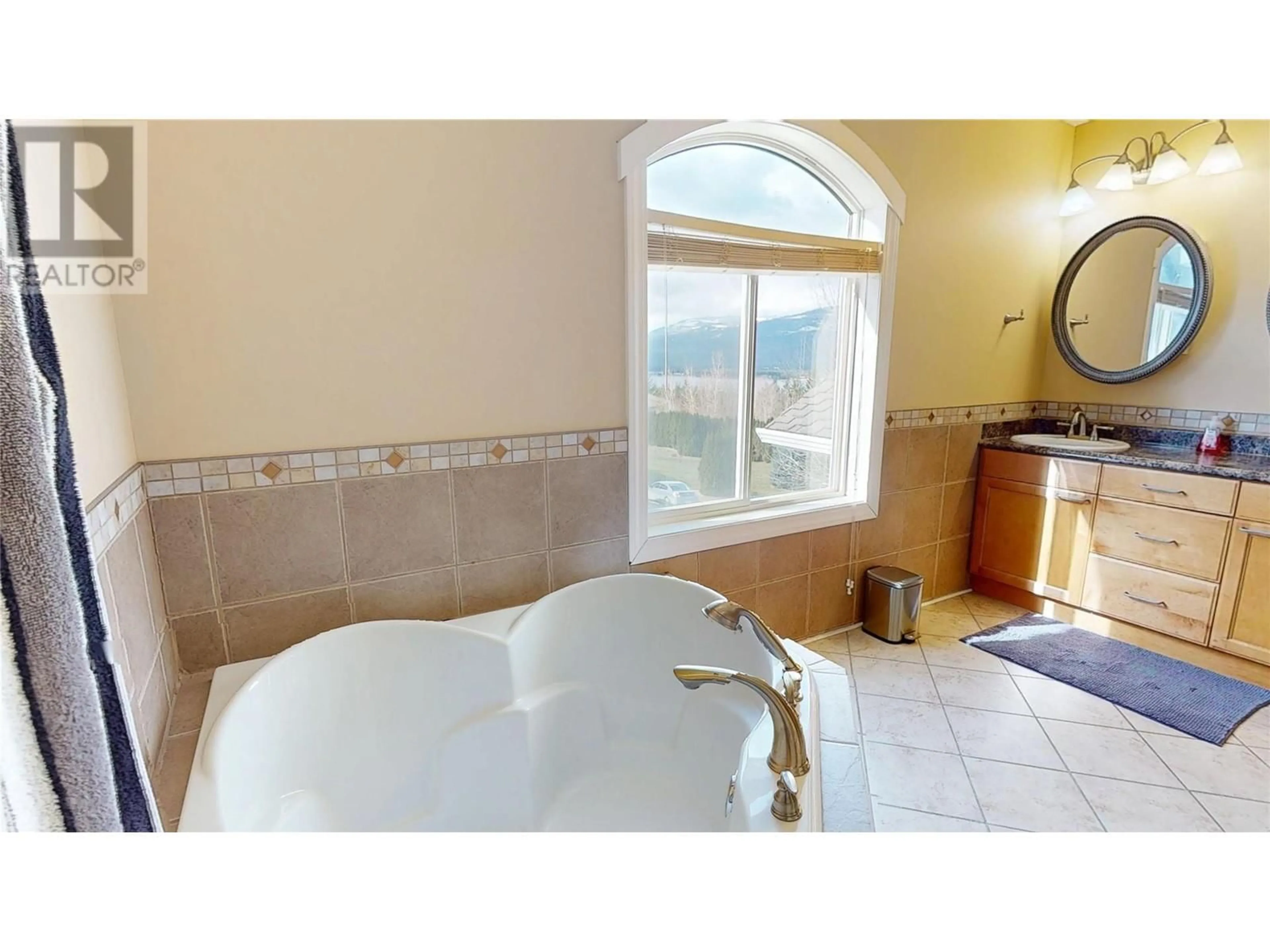 Contemporary bathroom, ceramic/tile floor for 2874 HILLTOP ROAD, Blind Bay British Columbia V0E1H1