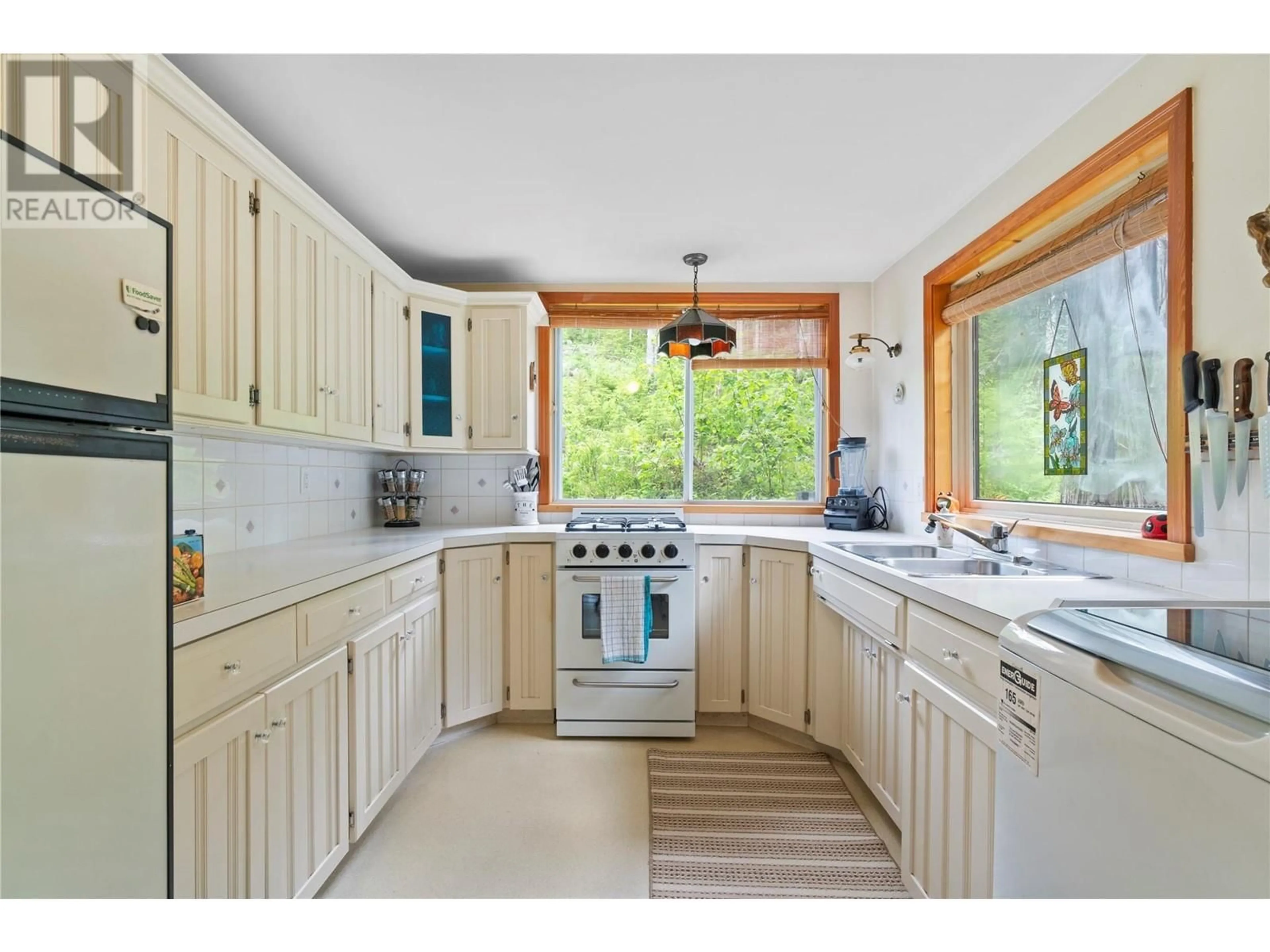 Standard kitchen, ceramic/tile floor for 1598 QUAST ROAD, Seymour Arm British Columbia V0E2V2