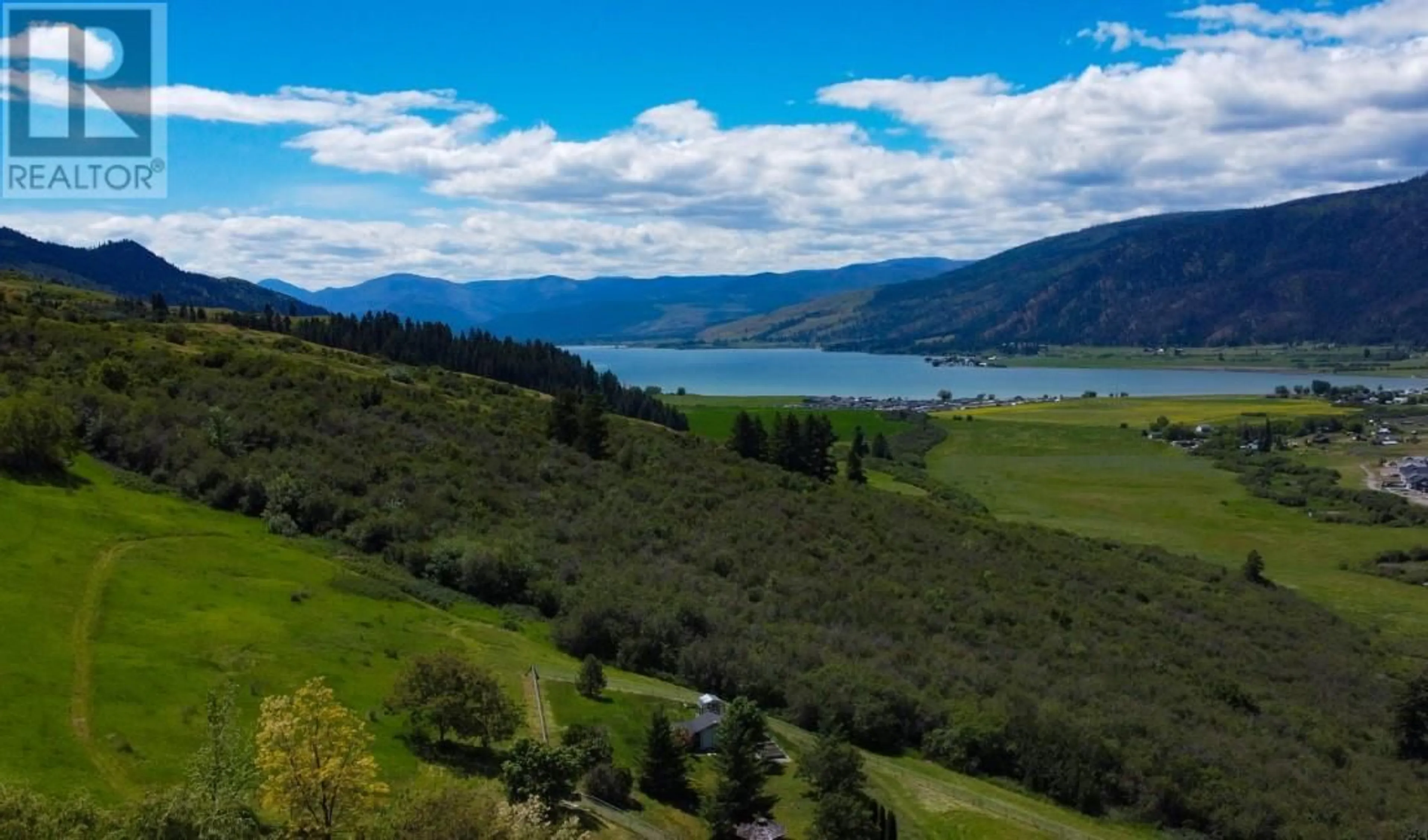 A pic from outside/outdoor area/front of a property/back of a property/a pic from drone, water/lake/river/ocean view for 363 NORTHWIND DRIVE, Vernon British Columbia V1H1X1