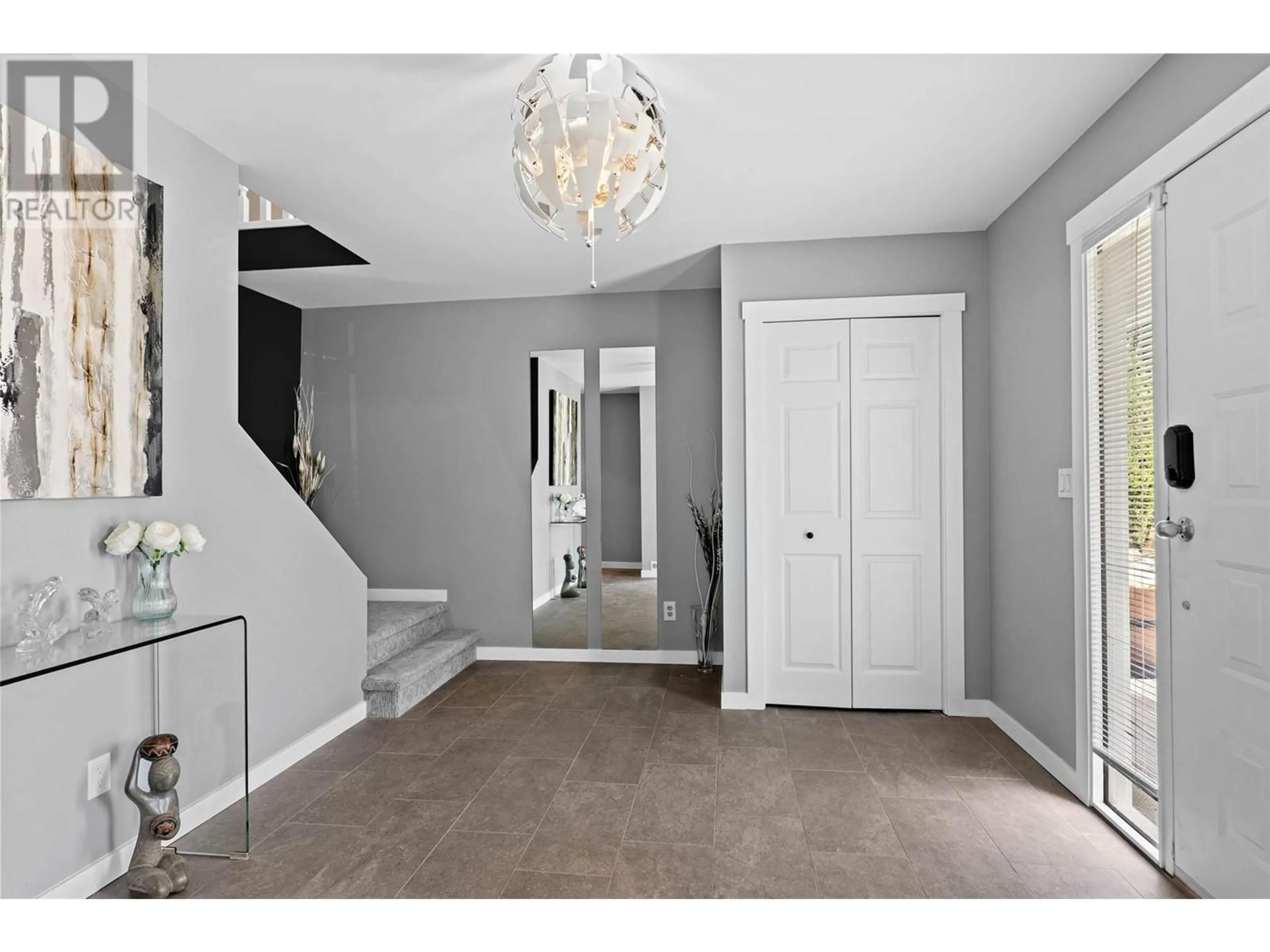 Indoor entryway for 3445 NAVATANEE DRIVE, Kamloops British Columbia V2H1S1