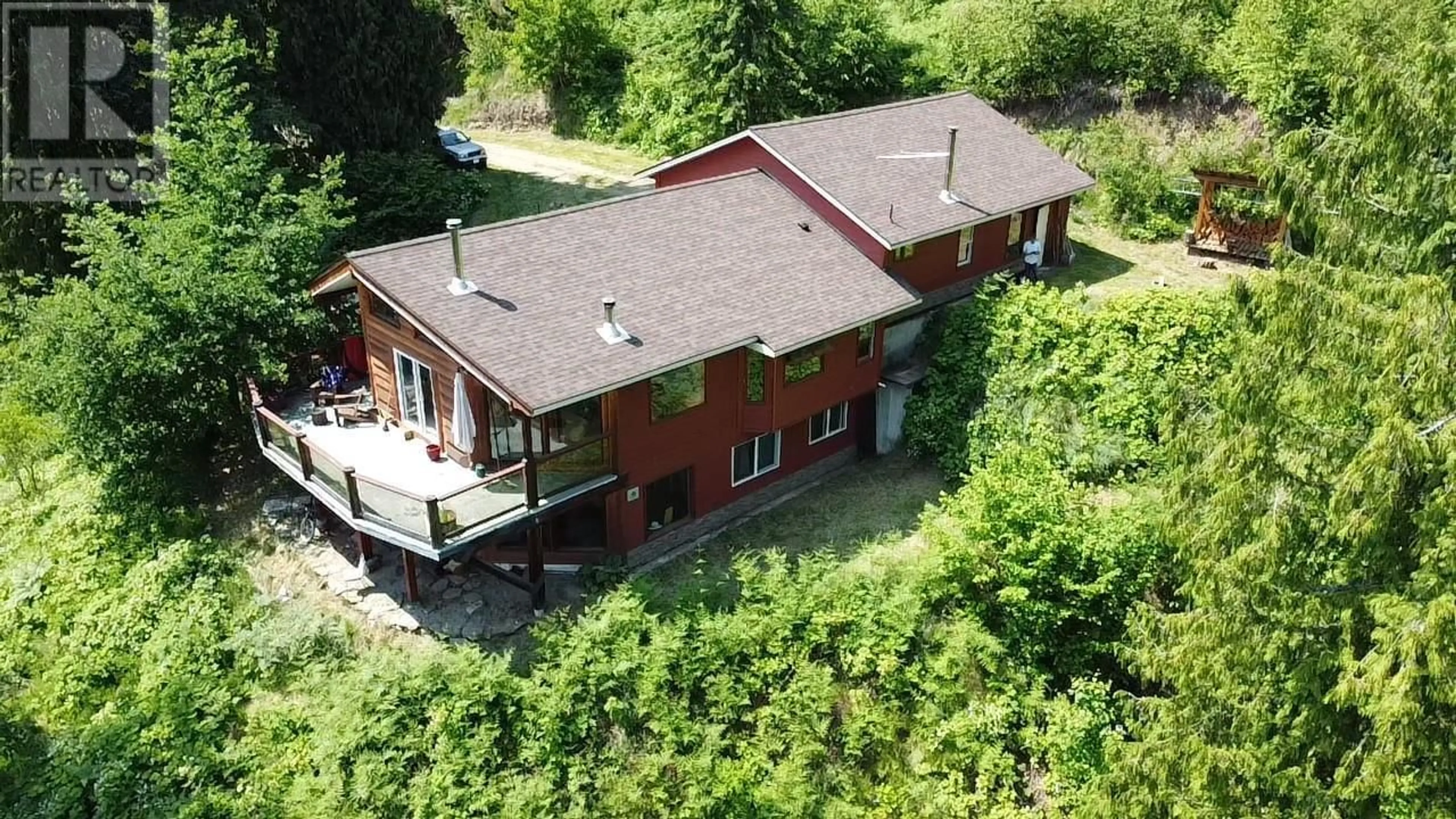 A pic from outside/outdoor area/front of a property/back of a property/a pic from drone, building for 242 9TH STREET, Kaslo British Columbia V0G1M0