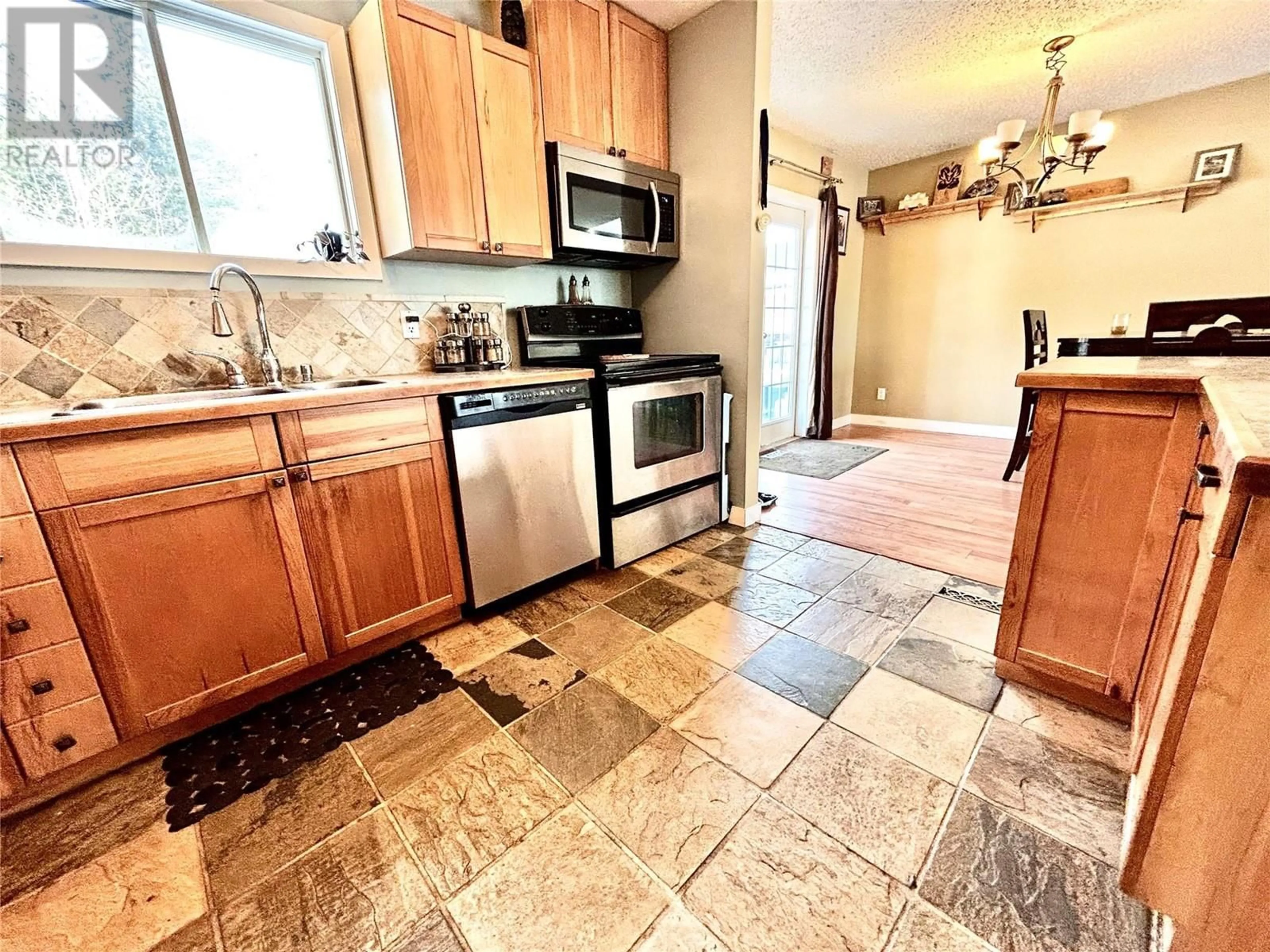 Unknown for 311 COTTONWOOD AVENUE, Tumbler Ridge British Columbia V0C2W0
