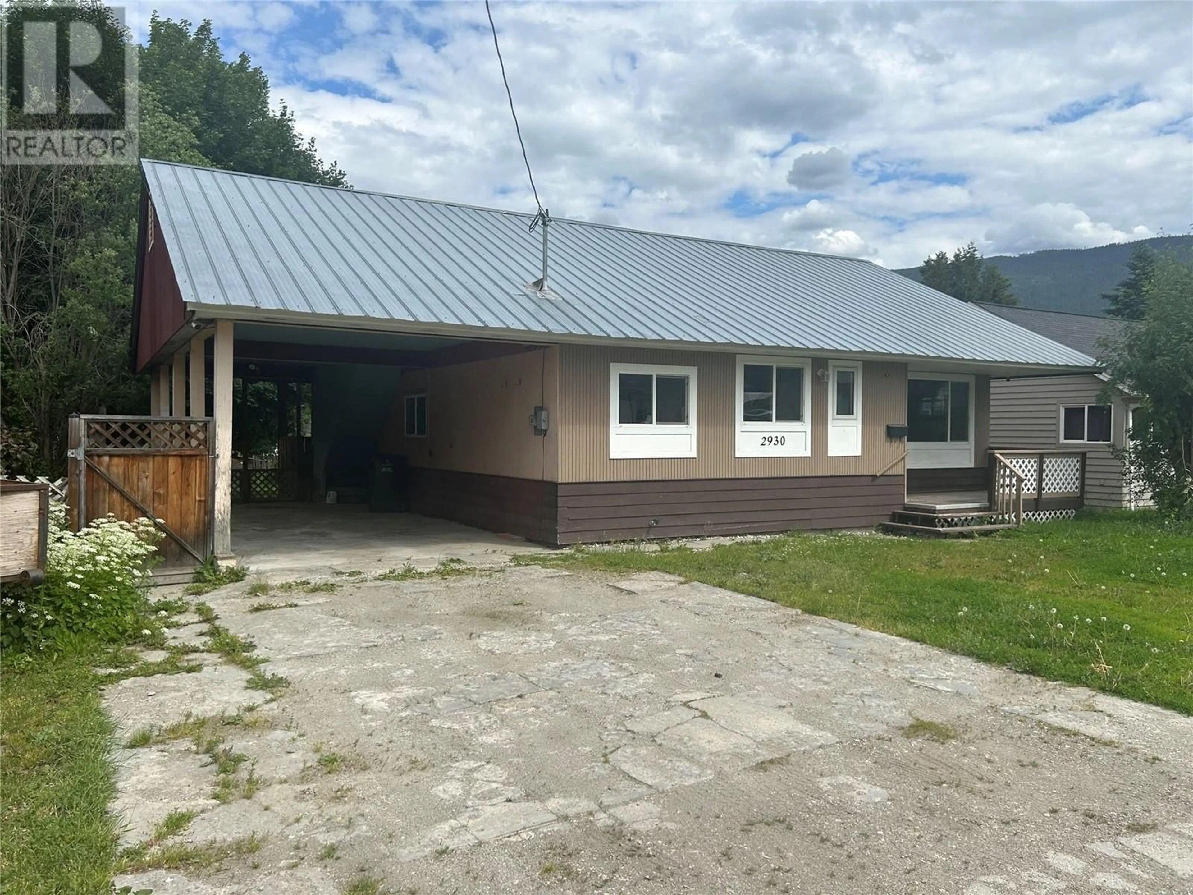 A pic from outside/outdoor area/front of a property/back of a property/a pic from drone, building for 2930 MORAY STREET, Armstrong British Columbia V4Y0G7