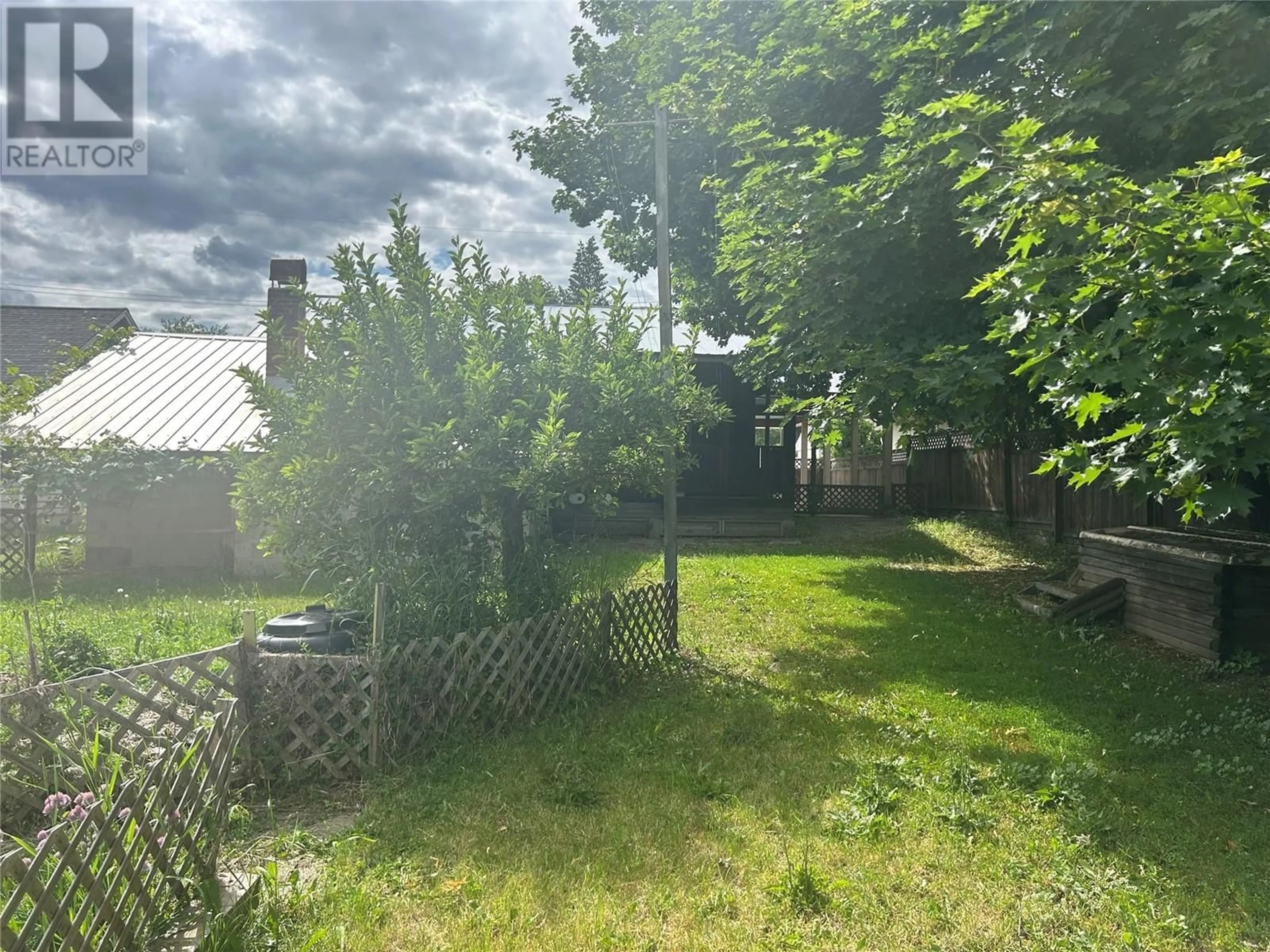 A pic from outside/outdoor area/front of a property/back of a property/a pic from drone, unknown for 2930 MORAY STREET, Armstrong British Columbia V4Y0G7
