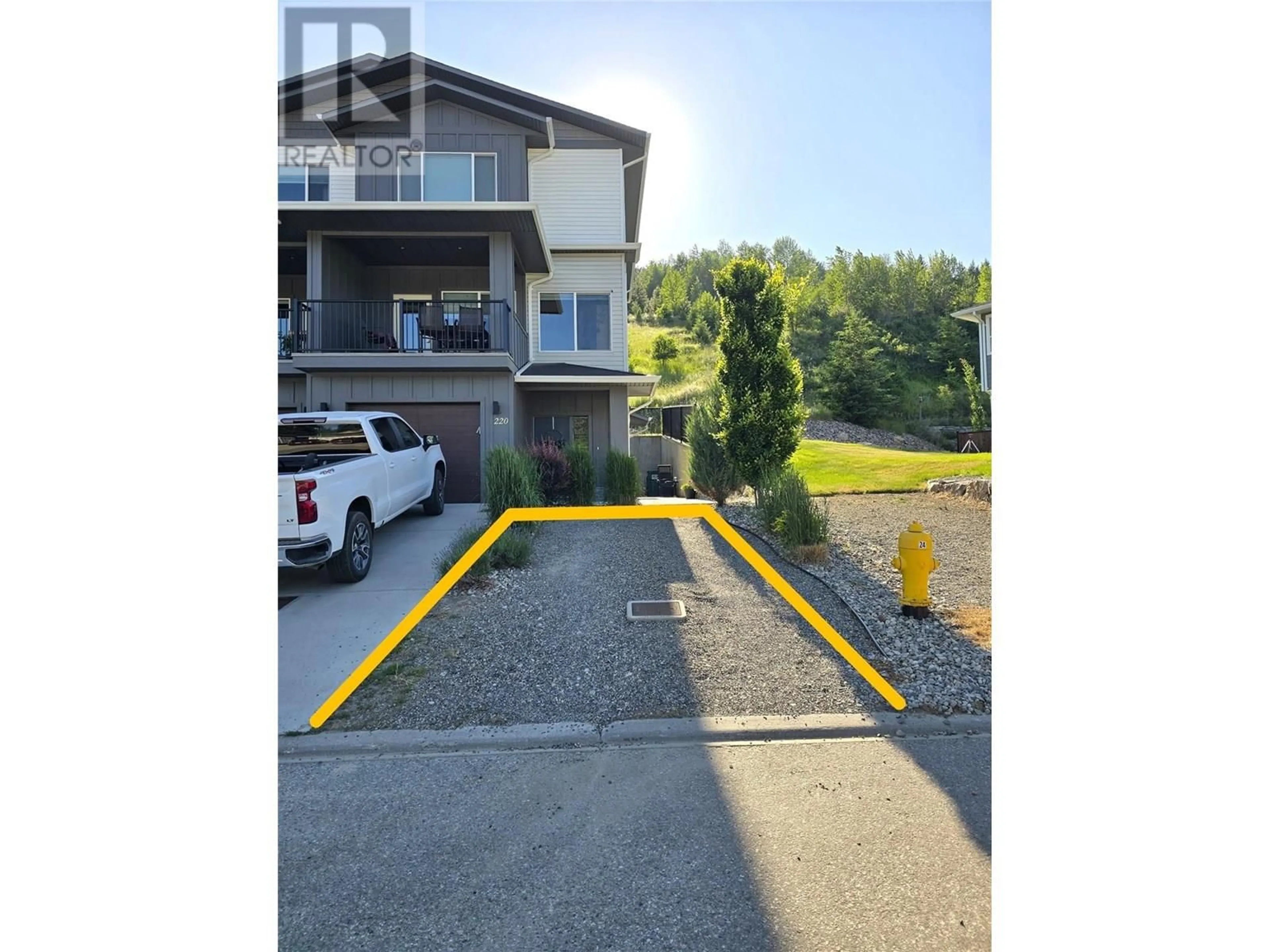 Parking for 120 - 2092 MOUNTAIN VIEW AVENUE, Lumby British Columbia V0E2G0