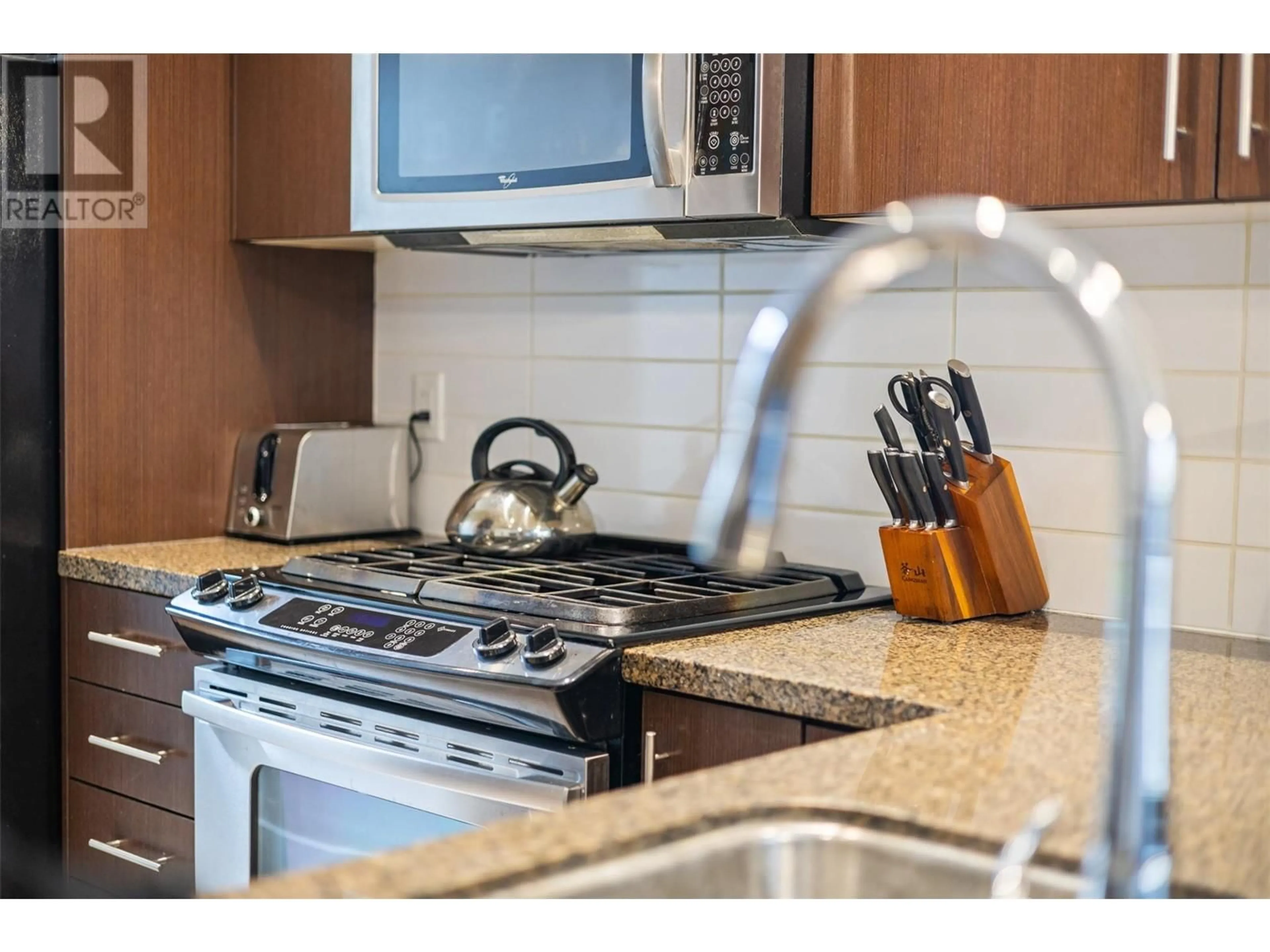 Standard kitchen, unknown for 30 - 130 COLEBROOK ROAD, Kamloops British Columbia V1S0B4