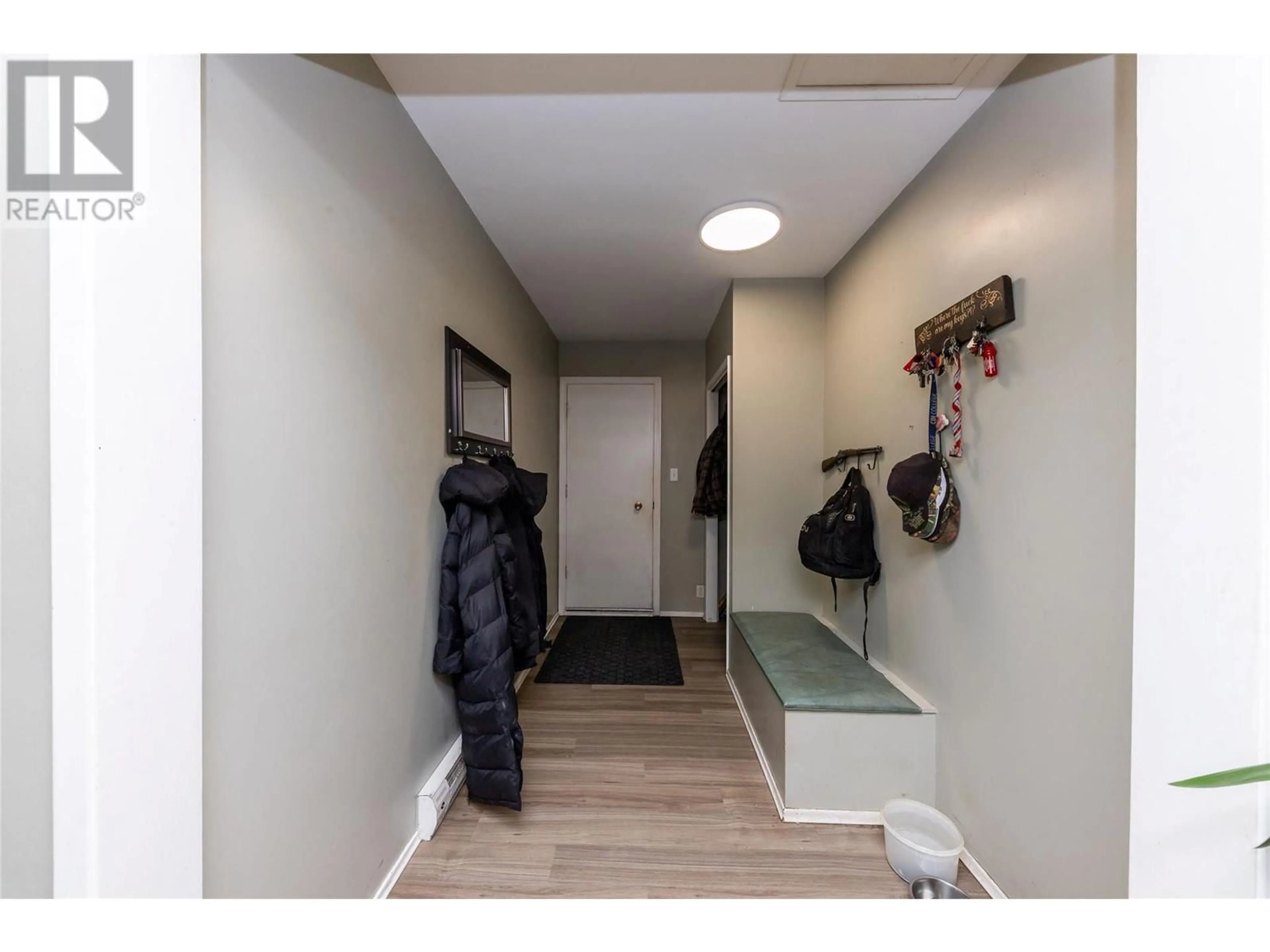 Indoor entryway for 450 STATION ROAD, Kamloops British Columbia V2H0B5