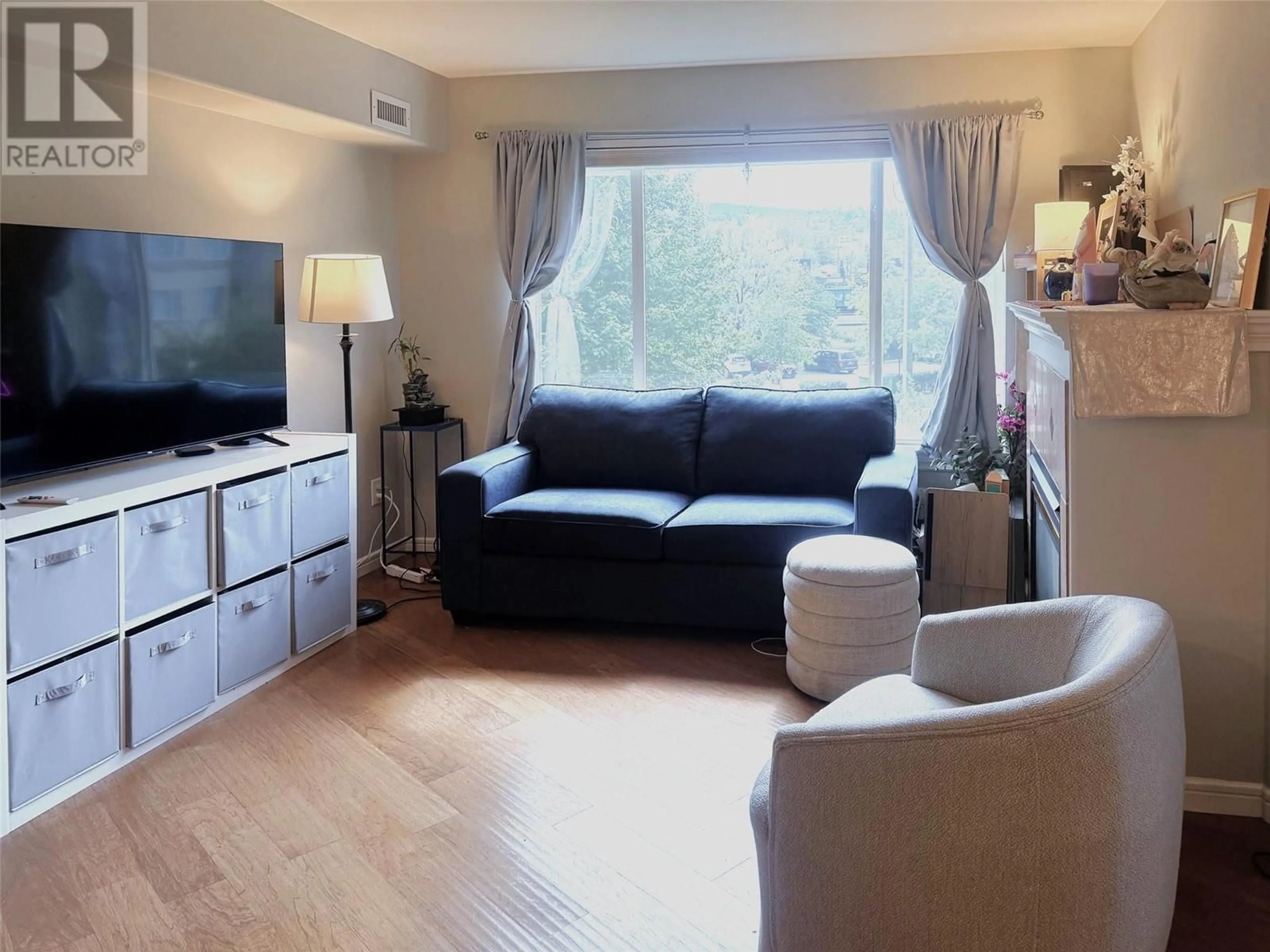 Living room with furniture, unknown for 305 - 970 LORNE STREET, Kamloops British Columbia V2C1W9