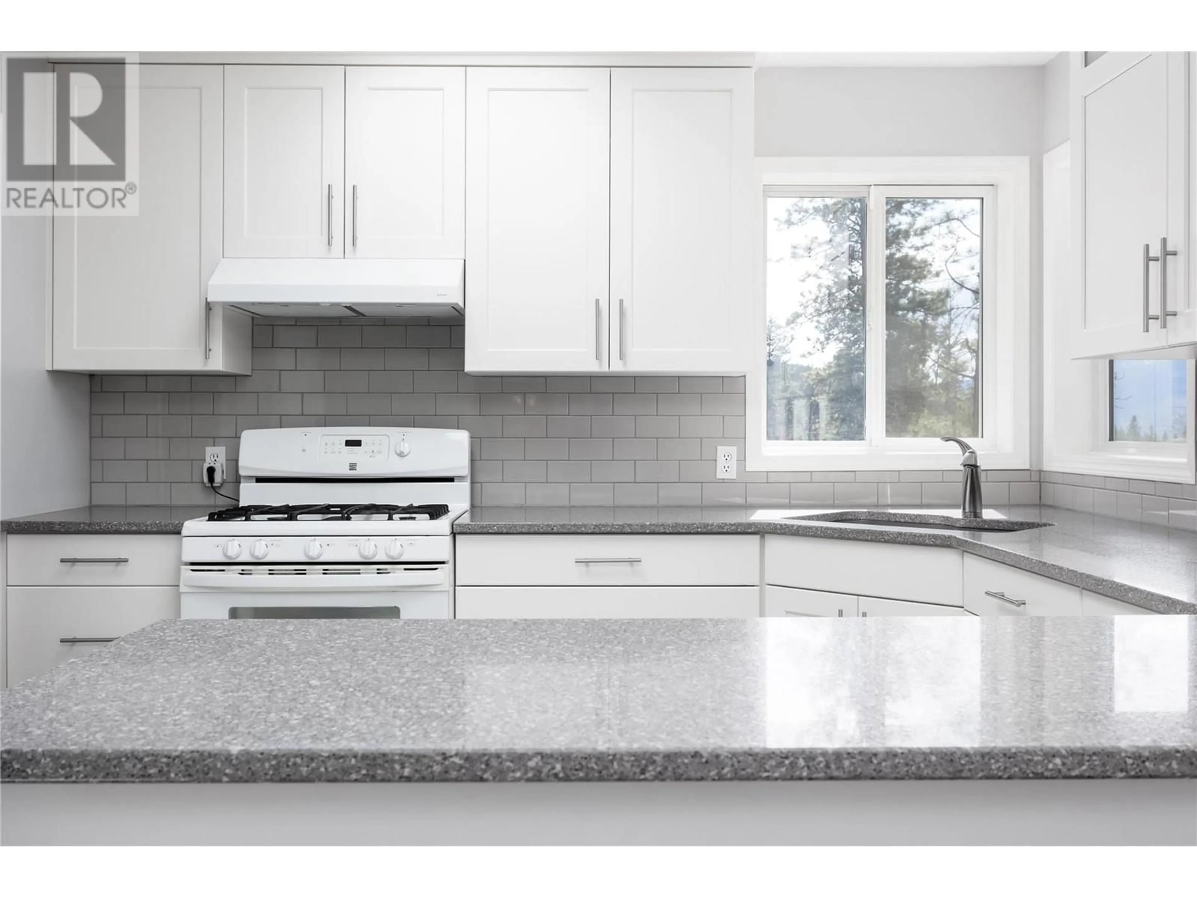 Open concept kitchen, ceramic/tile floor for 16865 COMMONAGE ROAD, Lake Country British Columbia V4V1B5