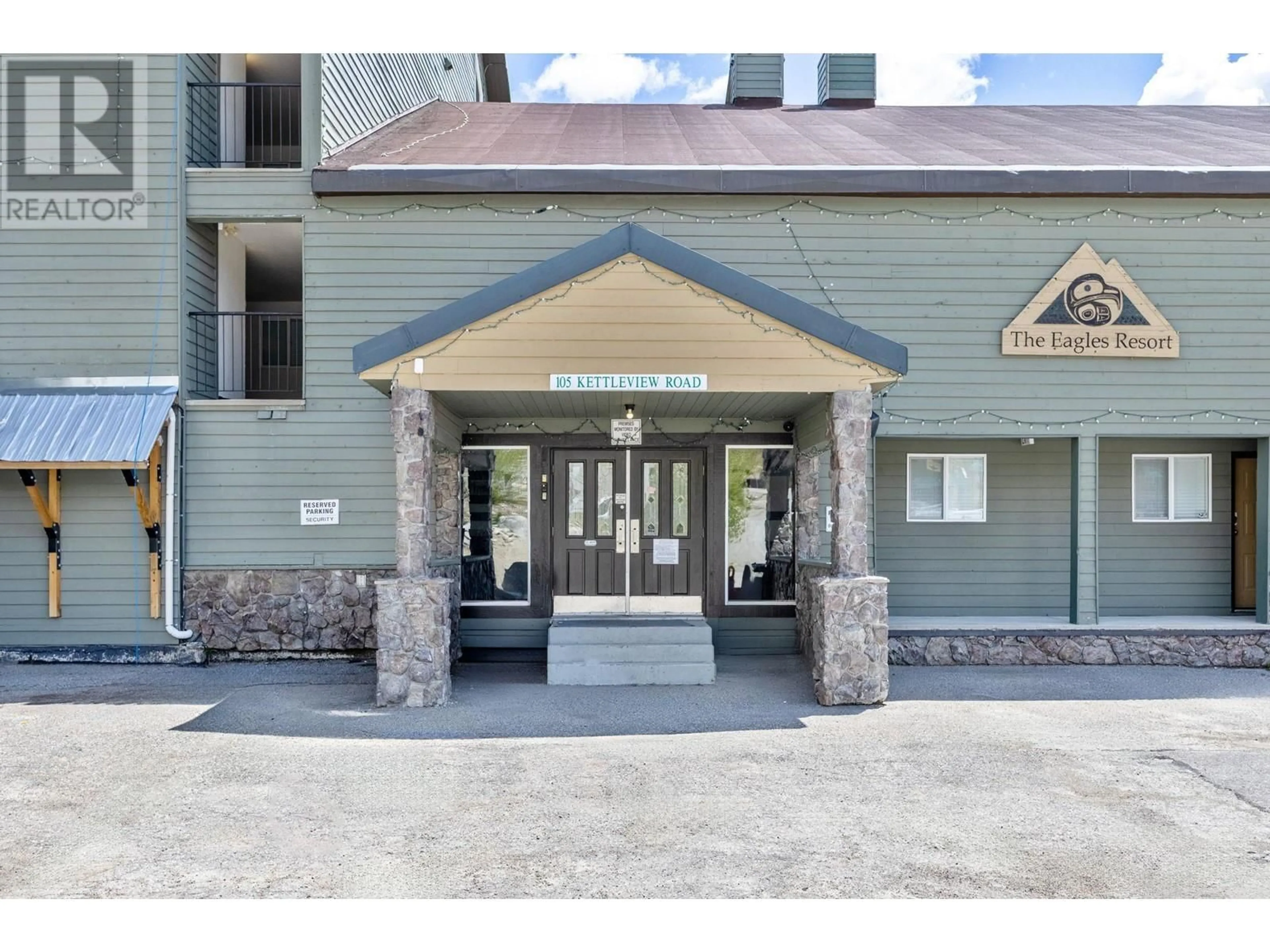 Indoor foyer for 309 - 105 KETTLE VIEW ROAD, Big White British Columbia V1P1P3