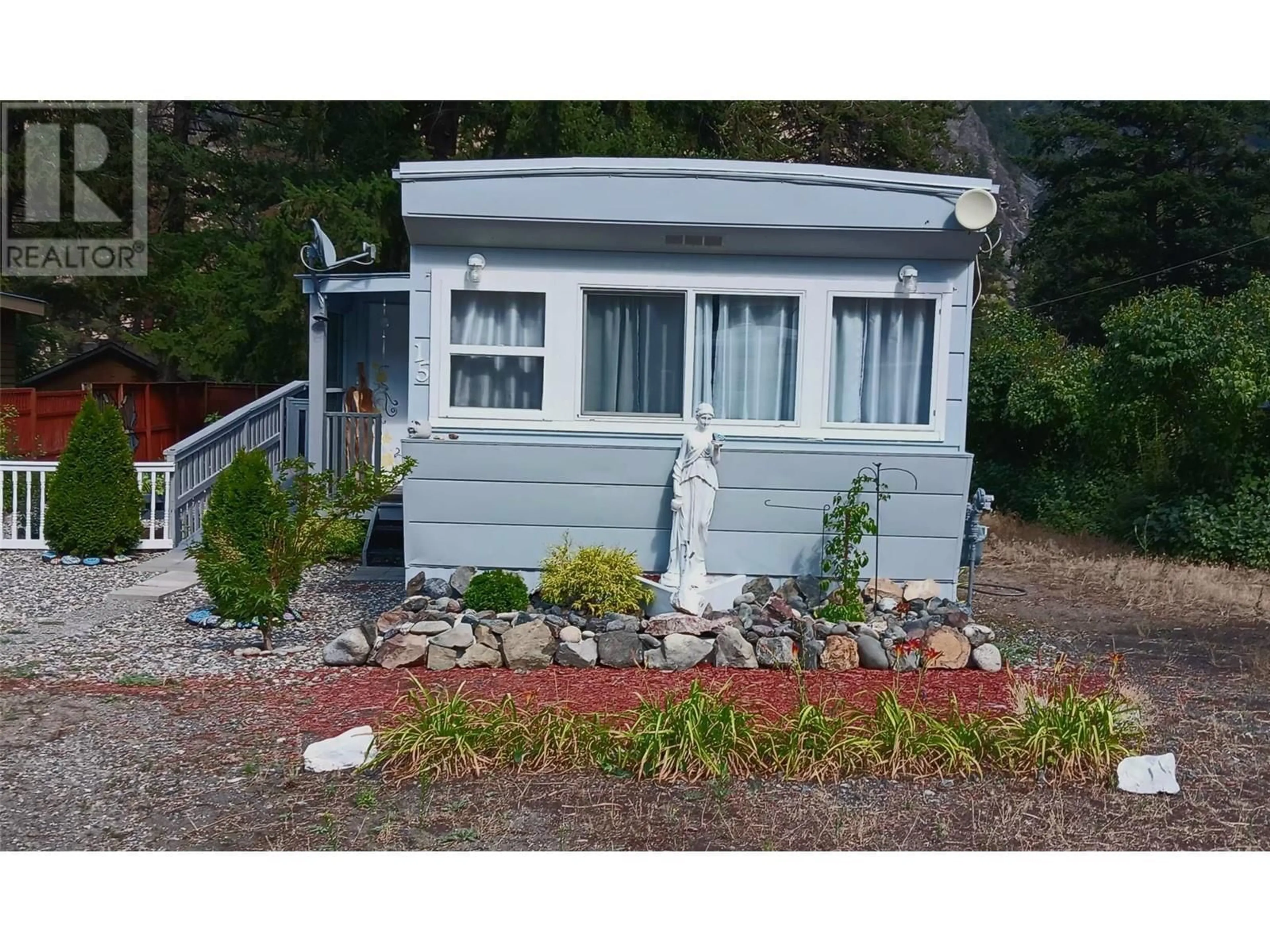 Home with vinyl exterior material, unknown for 15 - 1514 HWY 3A HIGHWAY, Olalla British Columbia V0X1N6