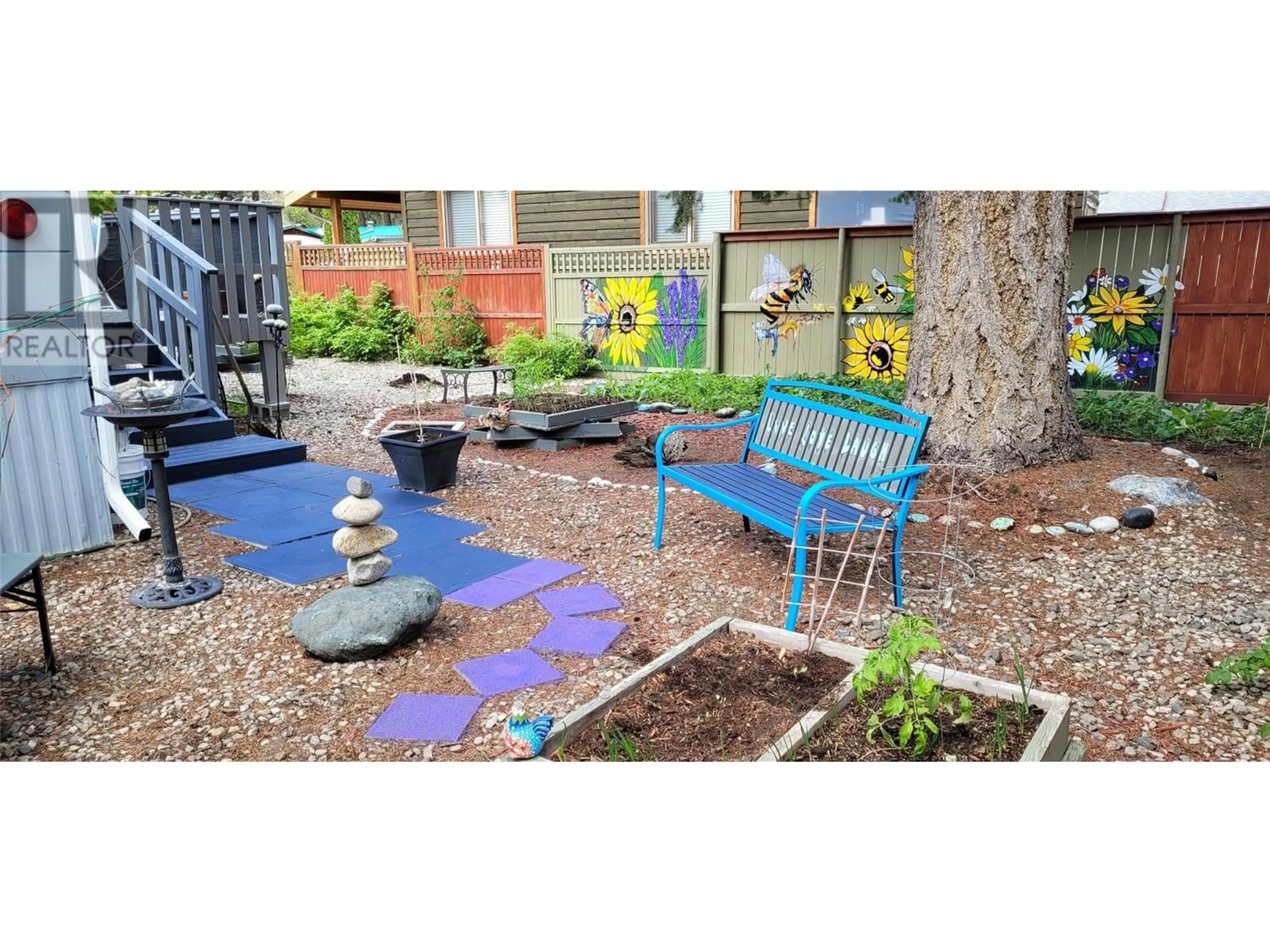 Patio, street for 15 - 1514 HWY 3A HIGHWAY, Olalla British Columbia V0X1N6