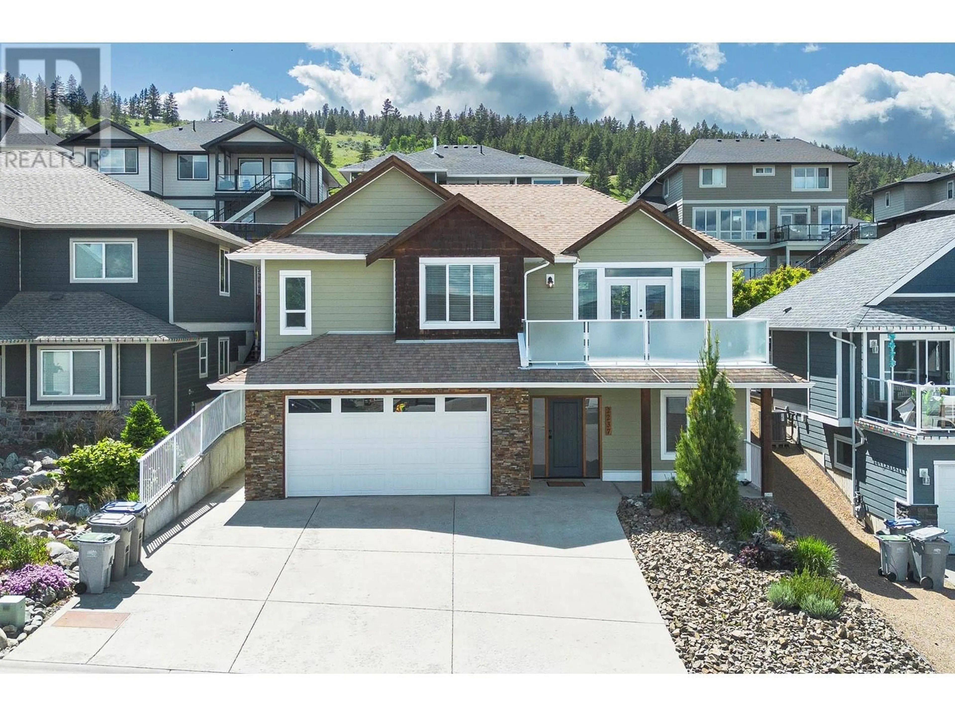 A pic from outside/outdoor area/front of a property/back of a property/a pic from drone, mountain view for 2237 LINFIELD DRIVE, Kamloops British Columbia V1S0B8