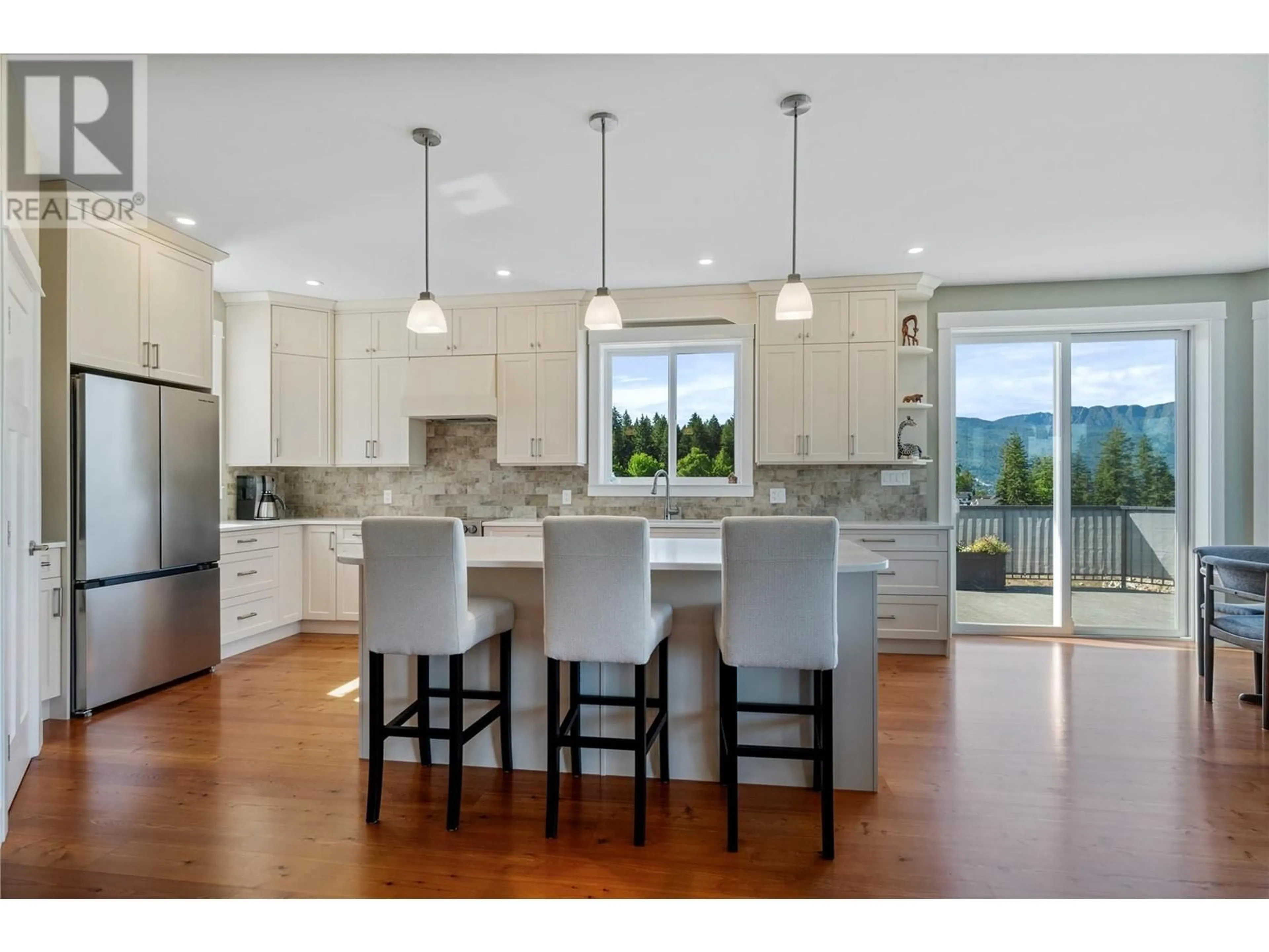 Open concept kitchen, unknown for 4230 20 STREET NORTHEAST, Salmon Arm British Columbia V1E0C9