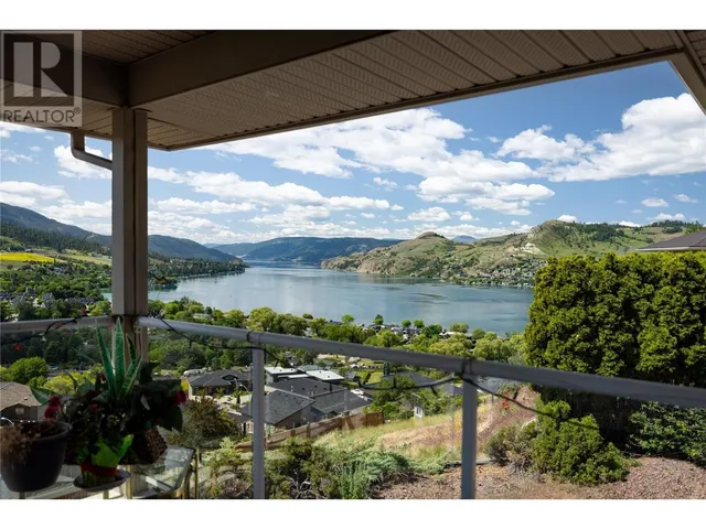 8827 MICHAEL DRIVE, Coldstream 5