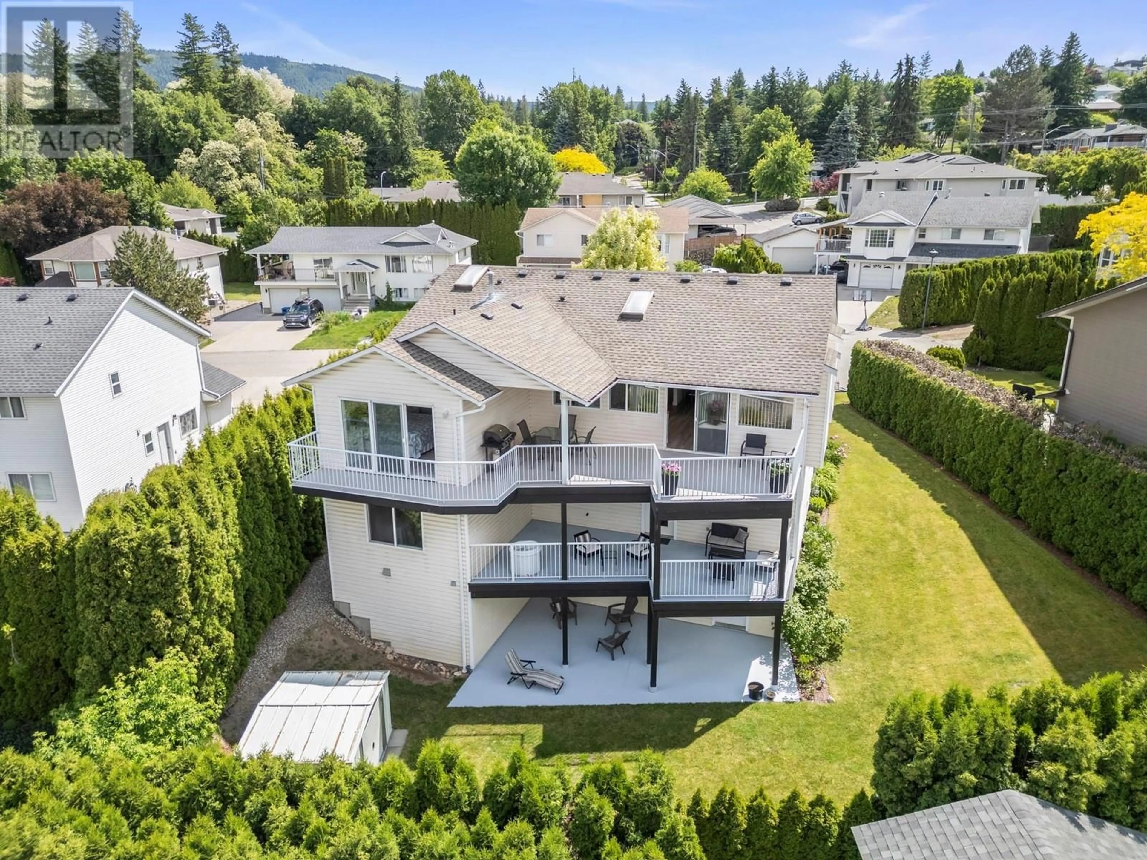 A pic from outside/outdoor area/front of a property/back of a property/a pic from drone, unknown for 1960 2 AVENUE NORTHEAST, Salmon Arm British Columbia V1E1M3
