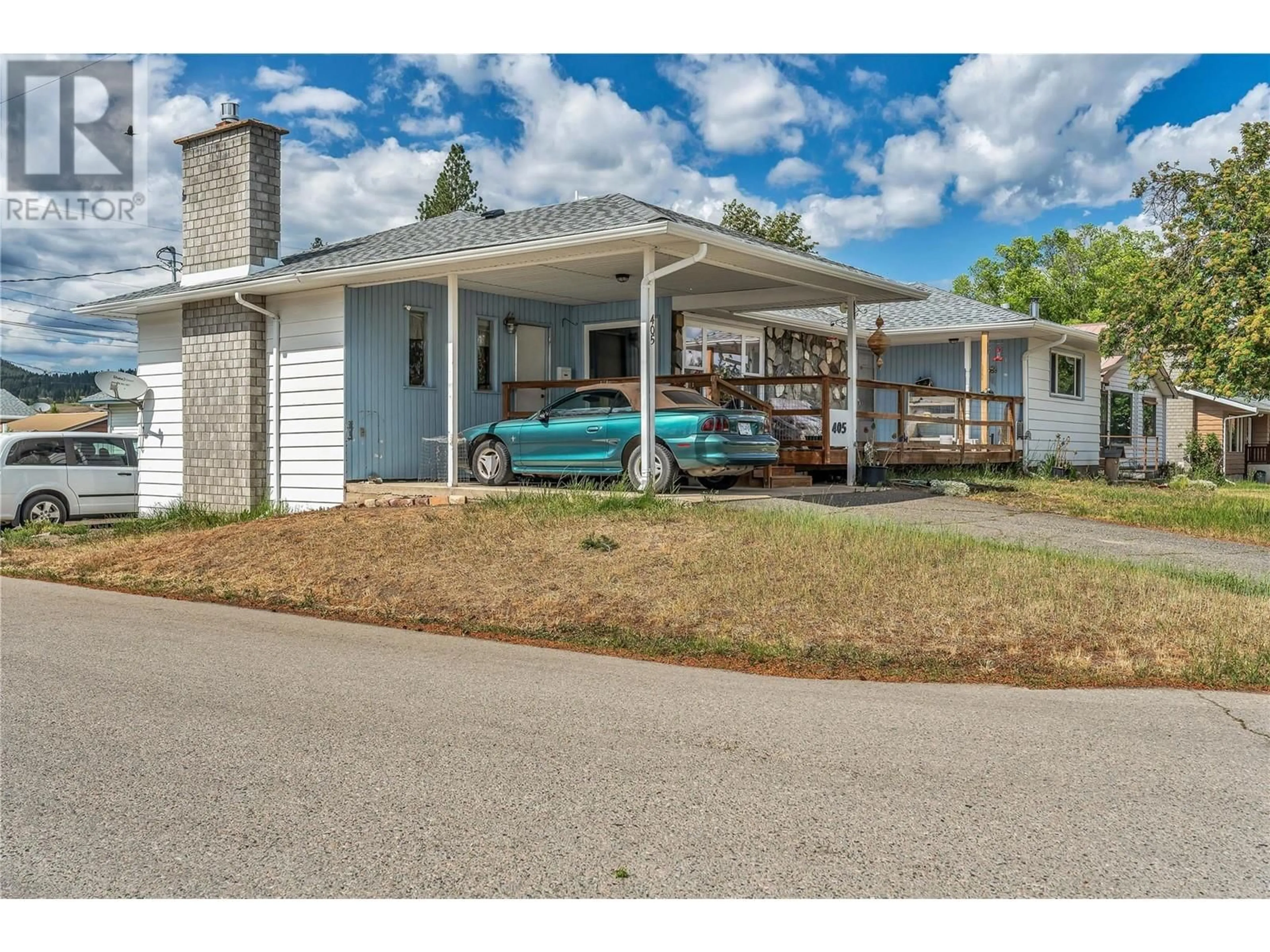 Home with vinyl exterior material, street for 405 GRANT AVE OTHER, Princeton British Columbia V0X1W0