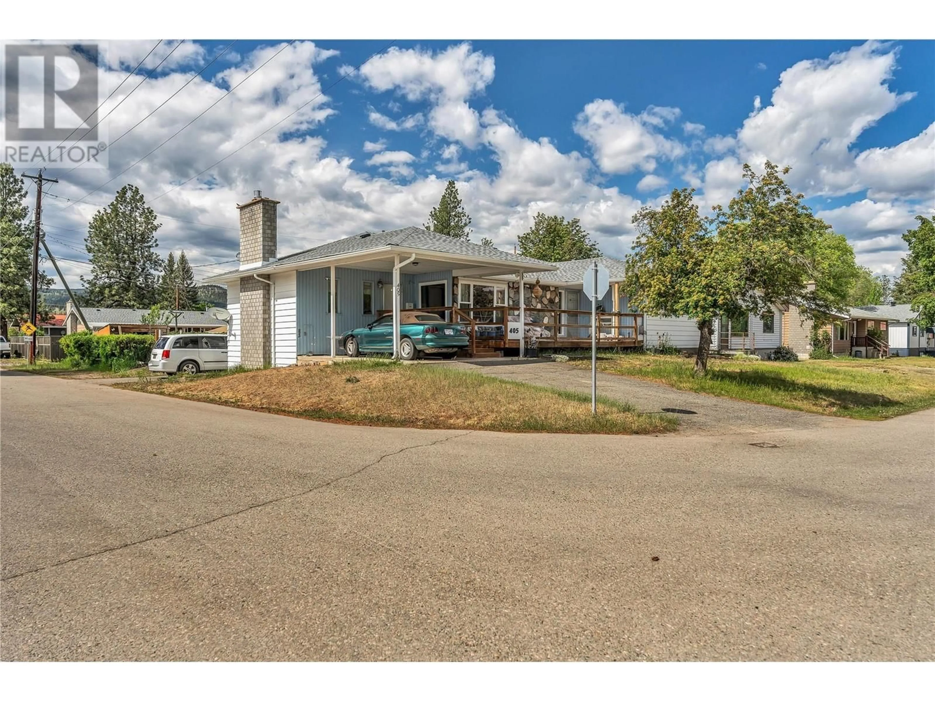 Home with vinyl exterior material, street for 405 GRANT AVE OTHER, Princeton British Columbia V0X1W0