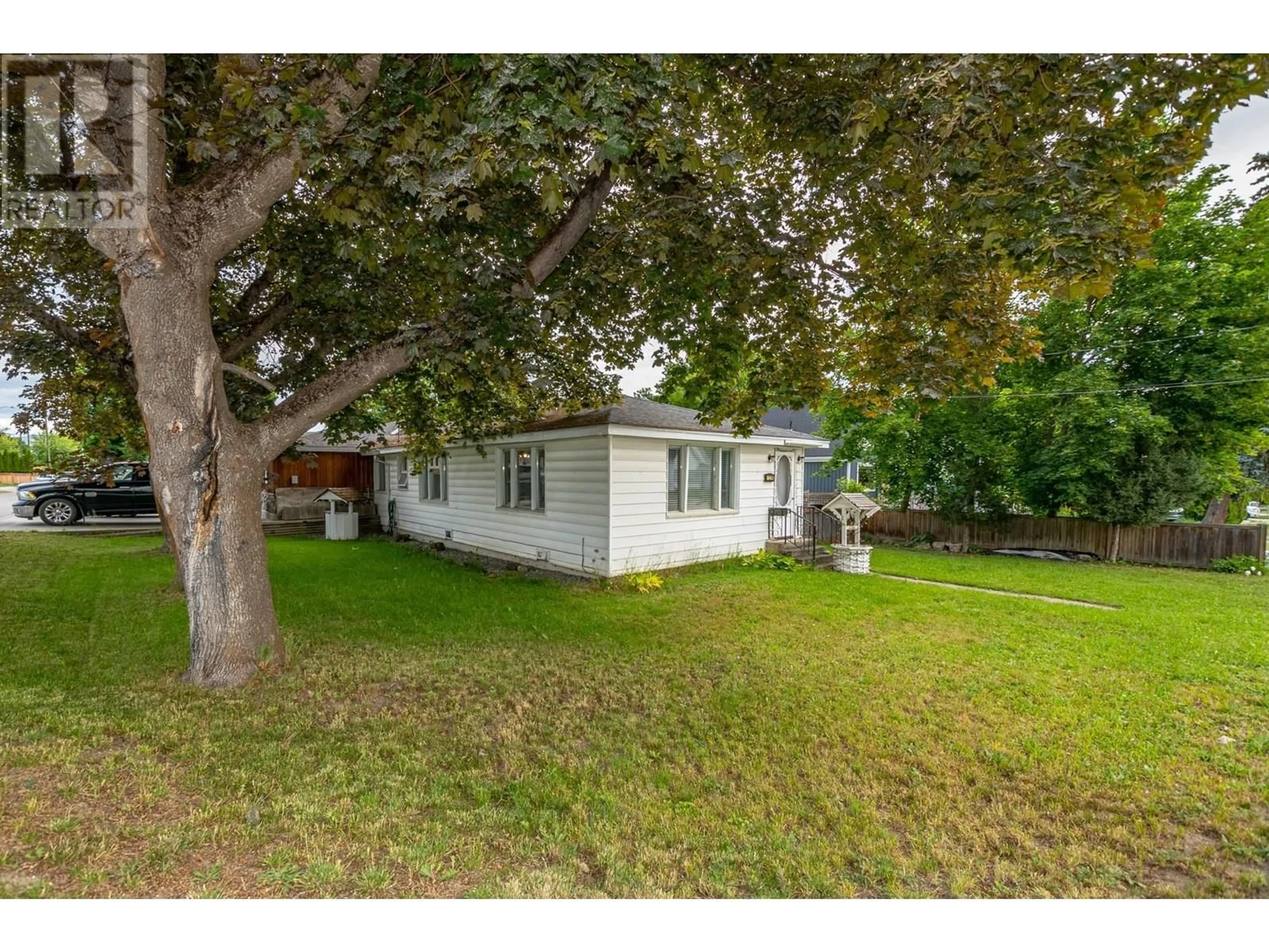A pic from outside/outdoor area/front of a property/back of a property/a pic from drone, street for 729 STANLEY AVENUE, Enderby British Columbia V0E1V1