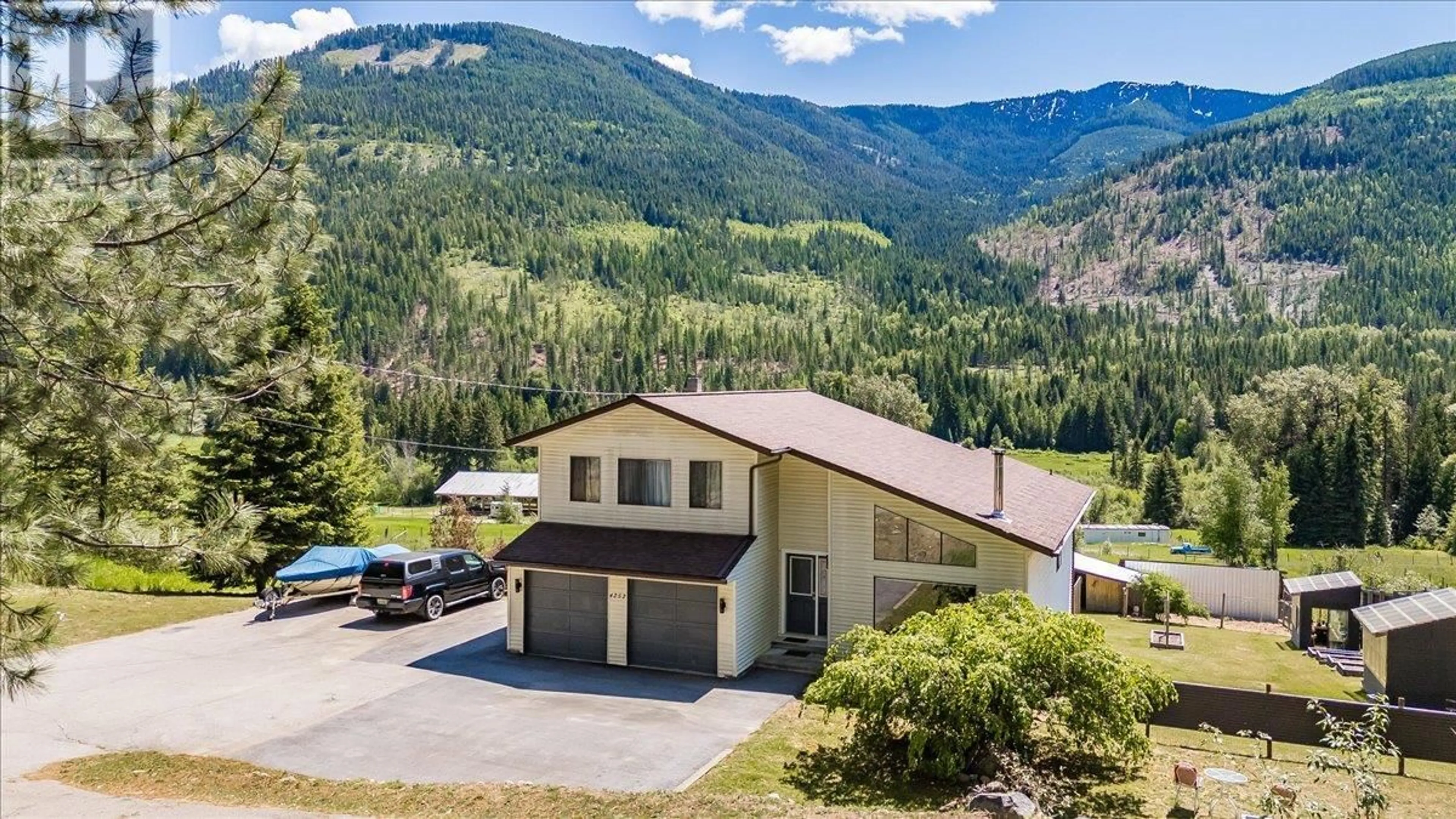 A pic from outside/outdoor area/front of a property/back of a property/a pic from drone, mountain view for 4252 ROSS SPUR ROAD, Ross Spur British Columbia V0G1L1