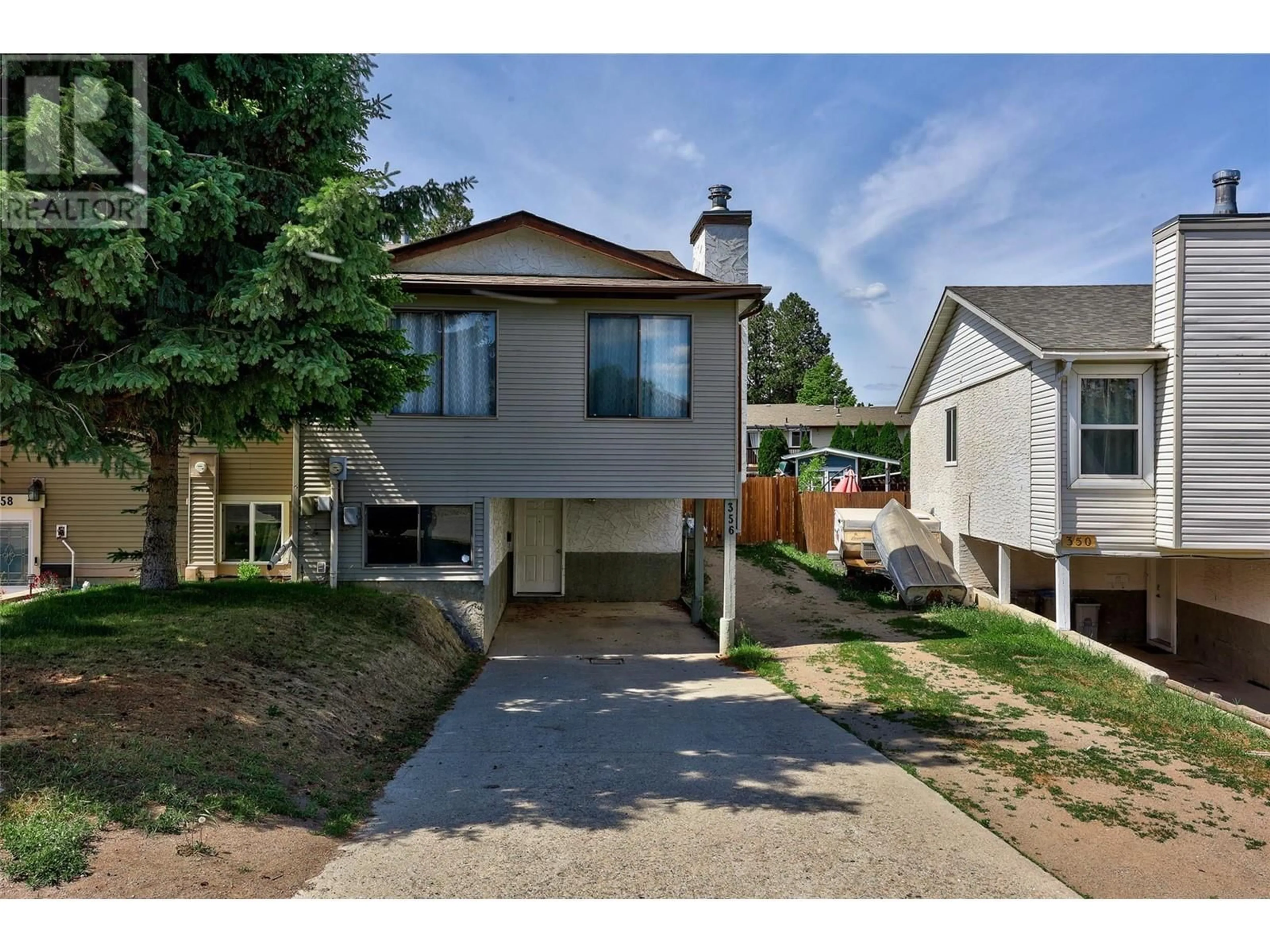 Home with vinyl exterior material, street for 356 HOLLYBURN DRIVE, Kamloops British Columbia V2E2M7