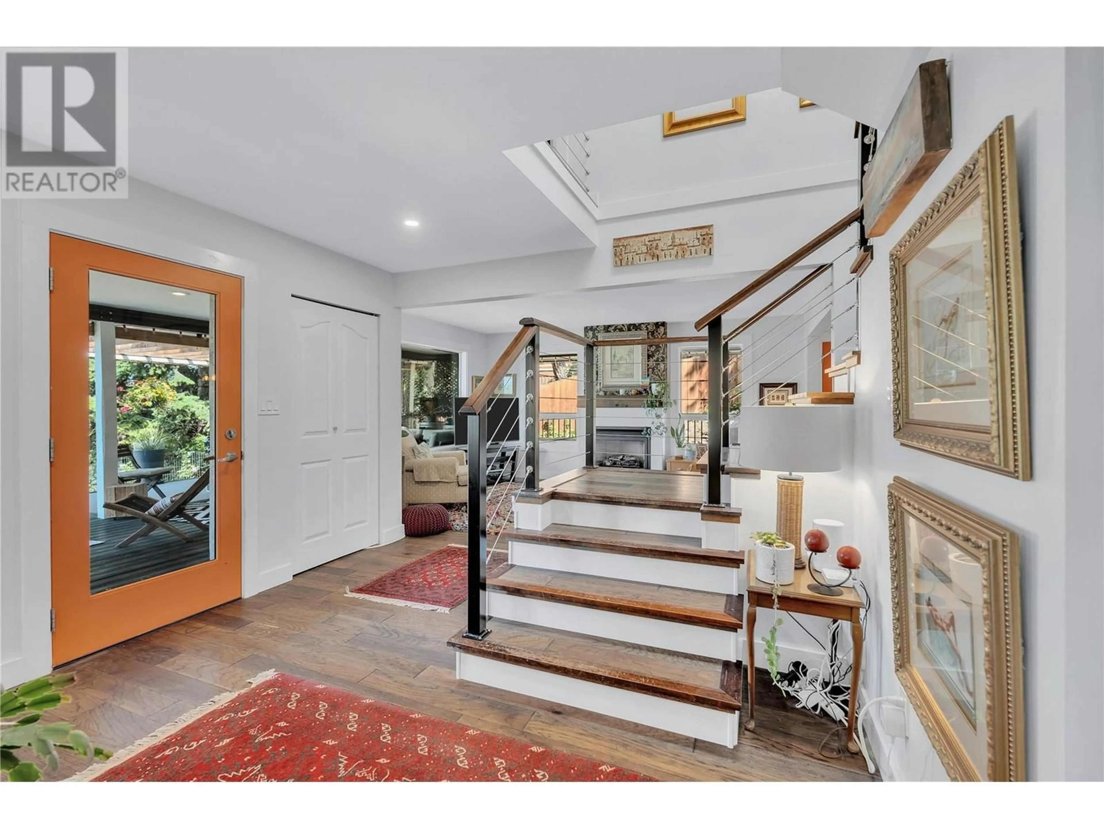Indoor foyer for 3199 JUNIPER DRIVE, Naramata British Columbia V0H1N1