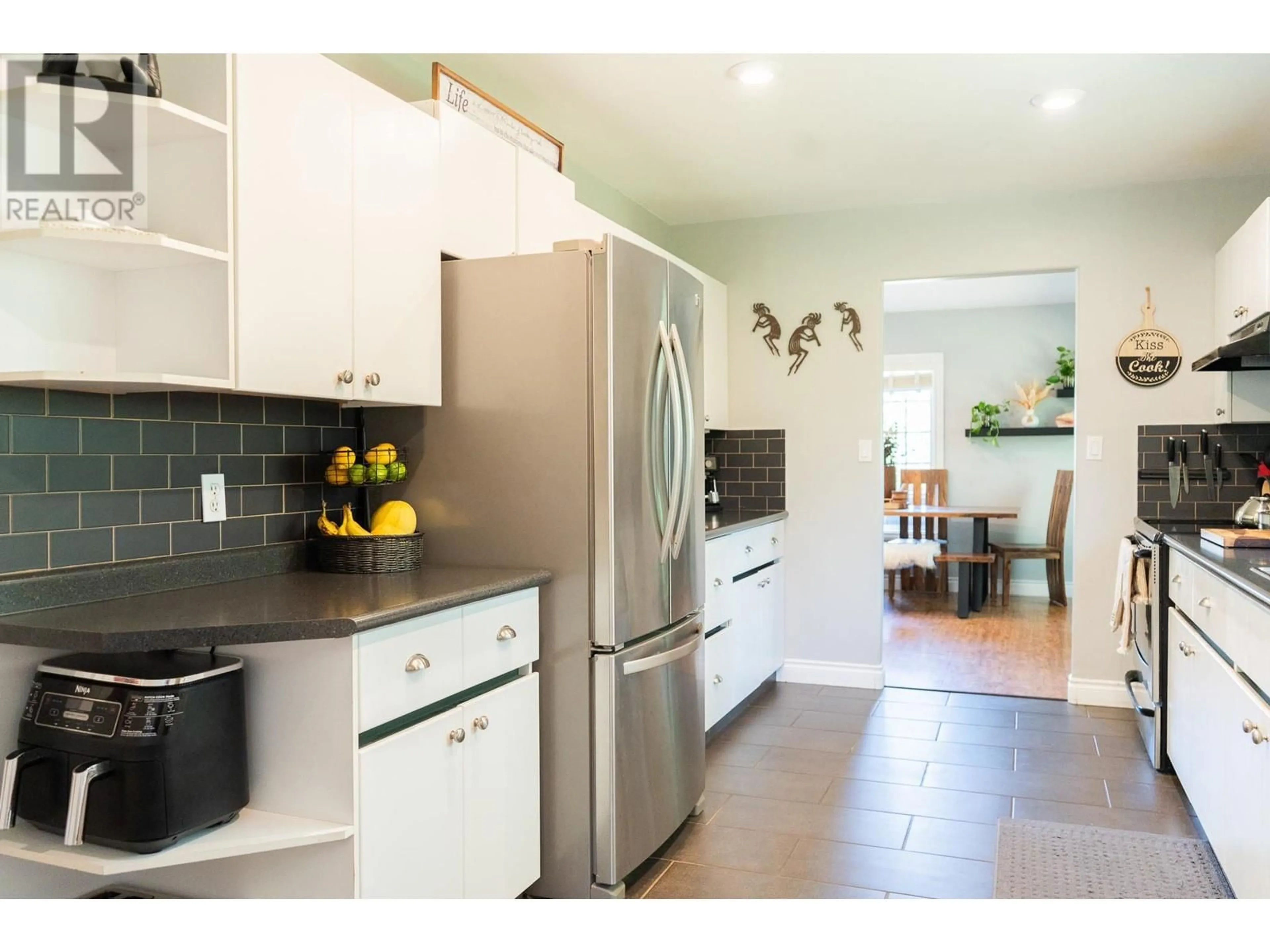 Open concept kitchen, unknown for 239 MOORE OTHER, Dawson Creek British Columbia V1G4E8
