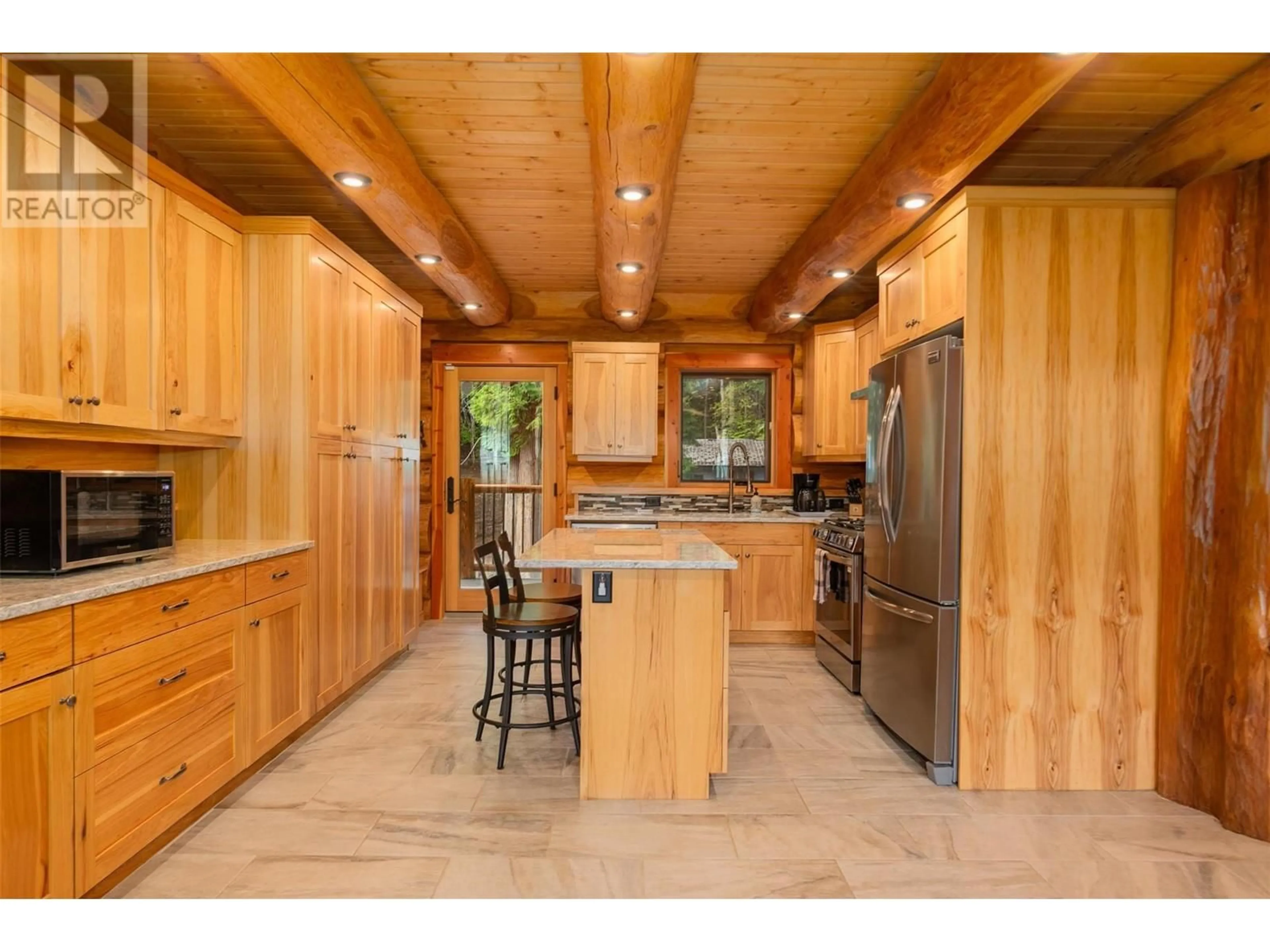 Open concept kitchen, unknown for 800 HIGHWAY 22 OTHER, Rossland British Columbia V0G1Y0