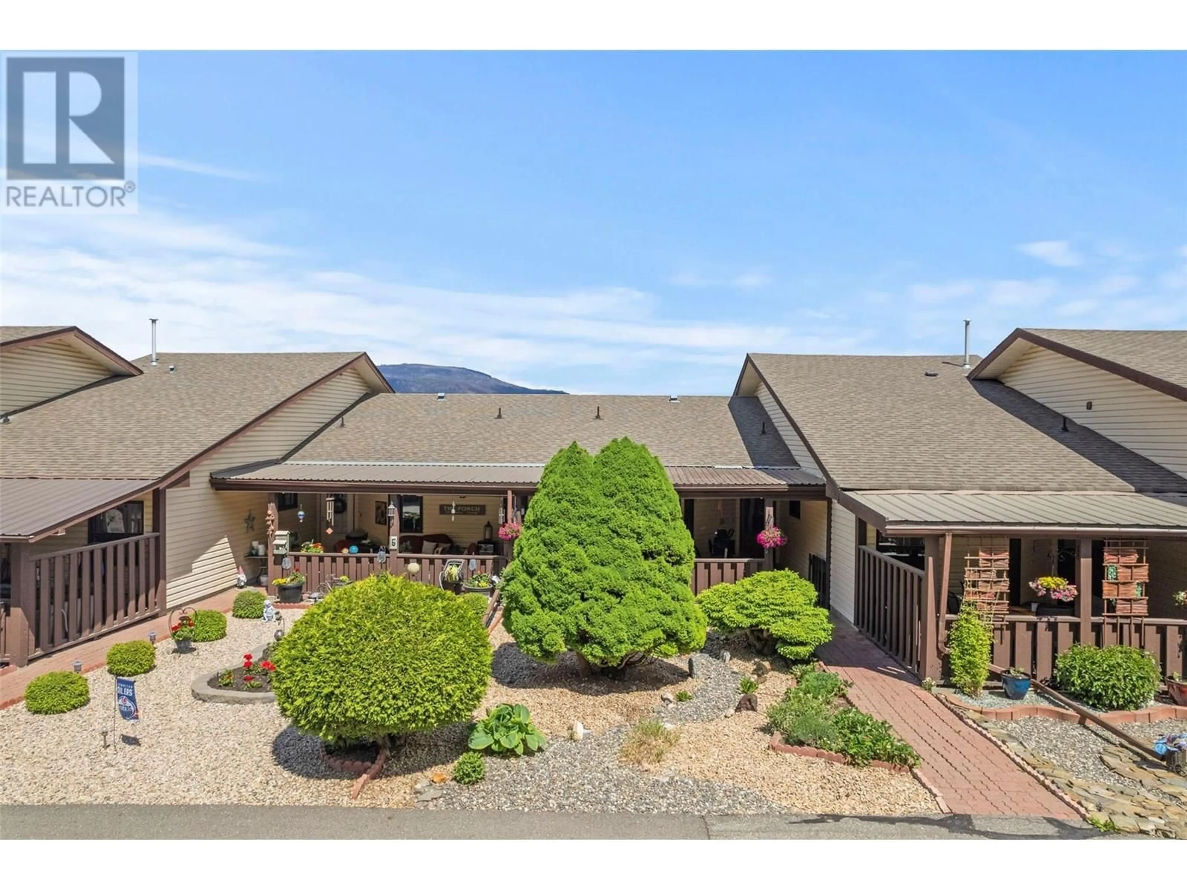 A pic from outside/outdoor area/front of a property/back of a property/a pic from drone, mountain view for 7 - 1215 NOTCH HILL ROAD, Sorrento British Columbia V0E2W0