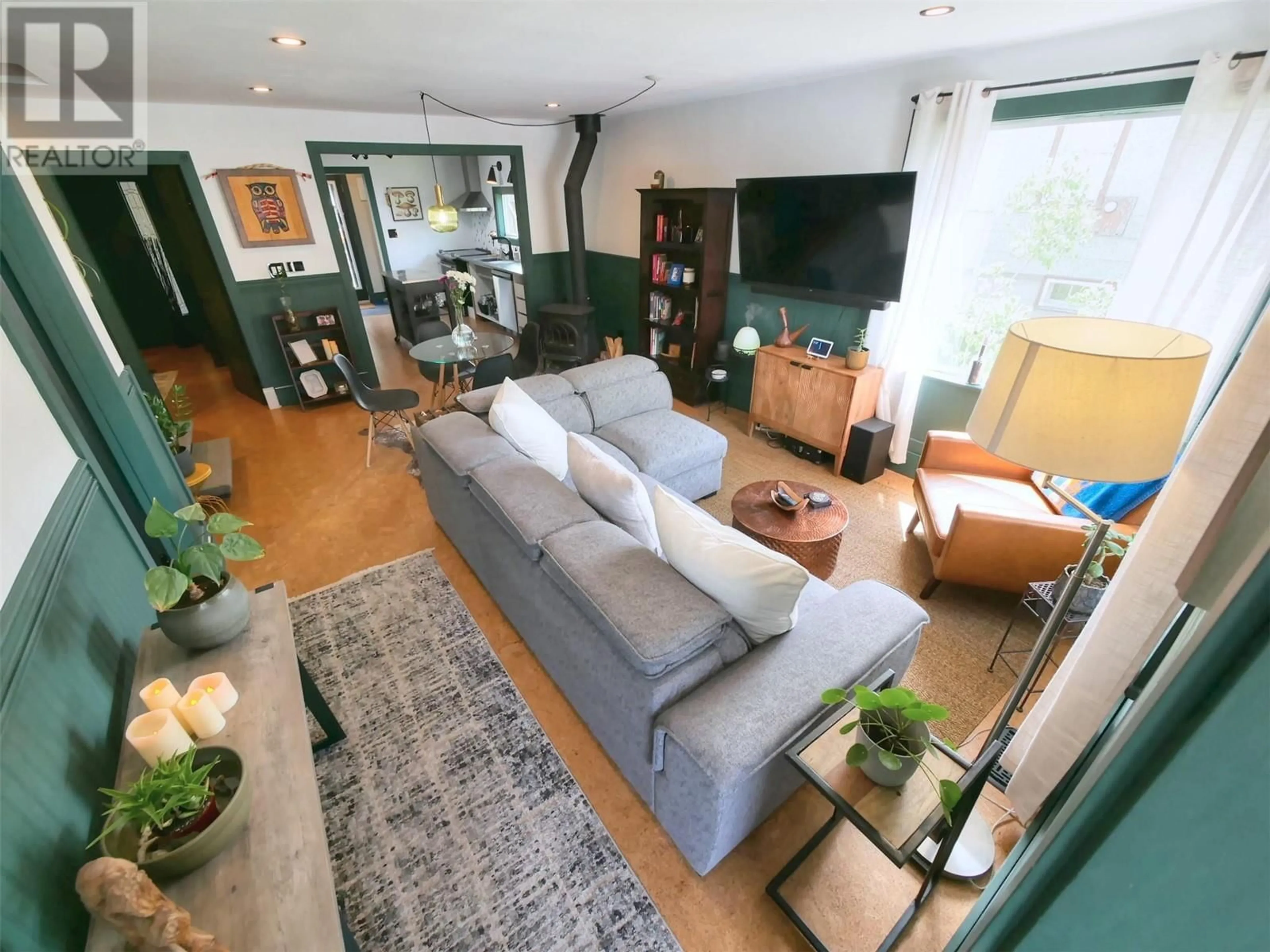 Living room with furniture, unknown for 705 GLENDALE AVENUE, Salmo British Columbia V0G1Z0