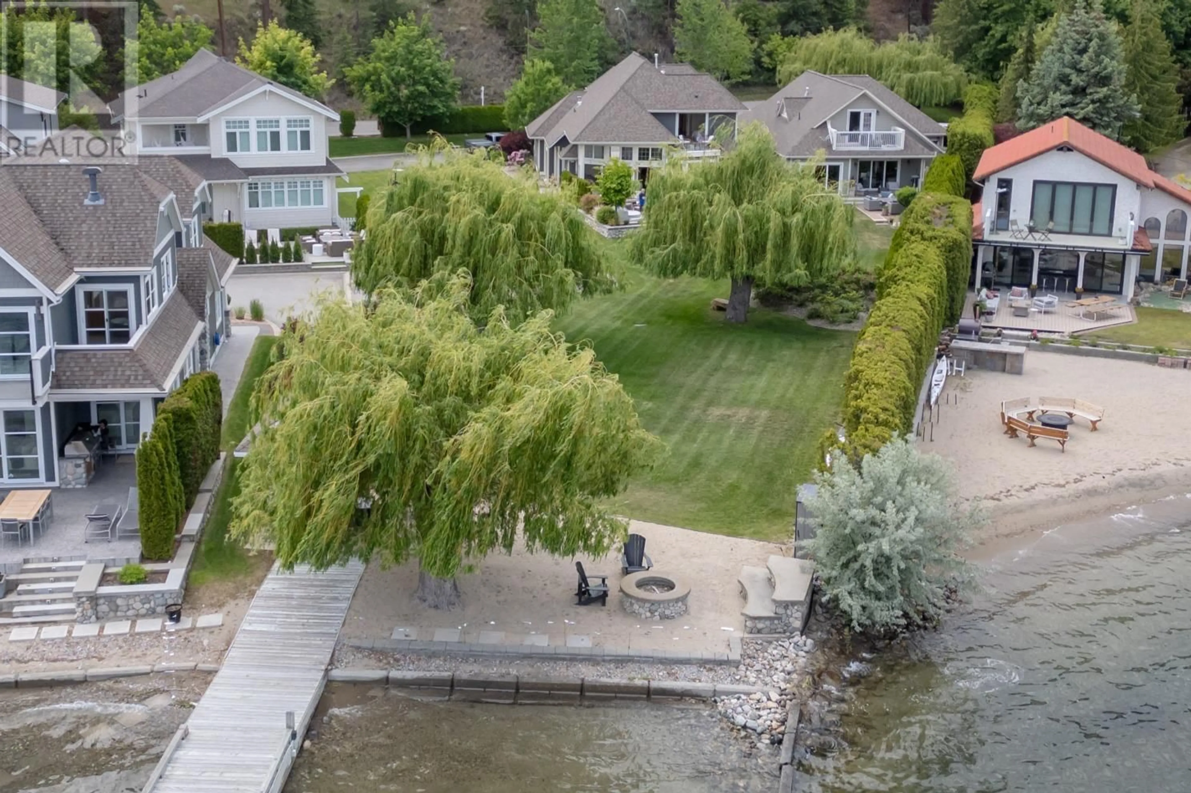 A pic from outside/outdoor area/front of a property/back of a property/a pic from drone, water/lake/river/ocean view for 6 - 15419 LAKESHORE DRIVE NORTH, Summerland British Columbia V0H1Z6