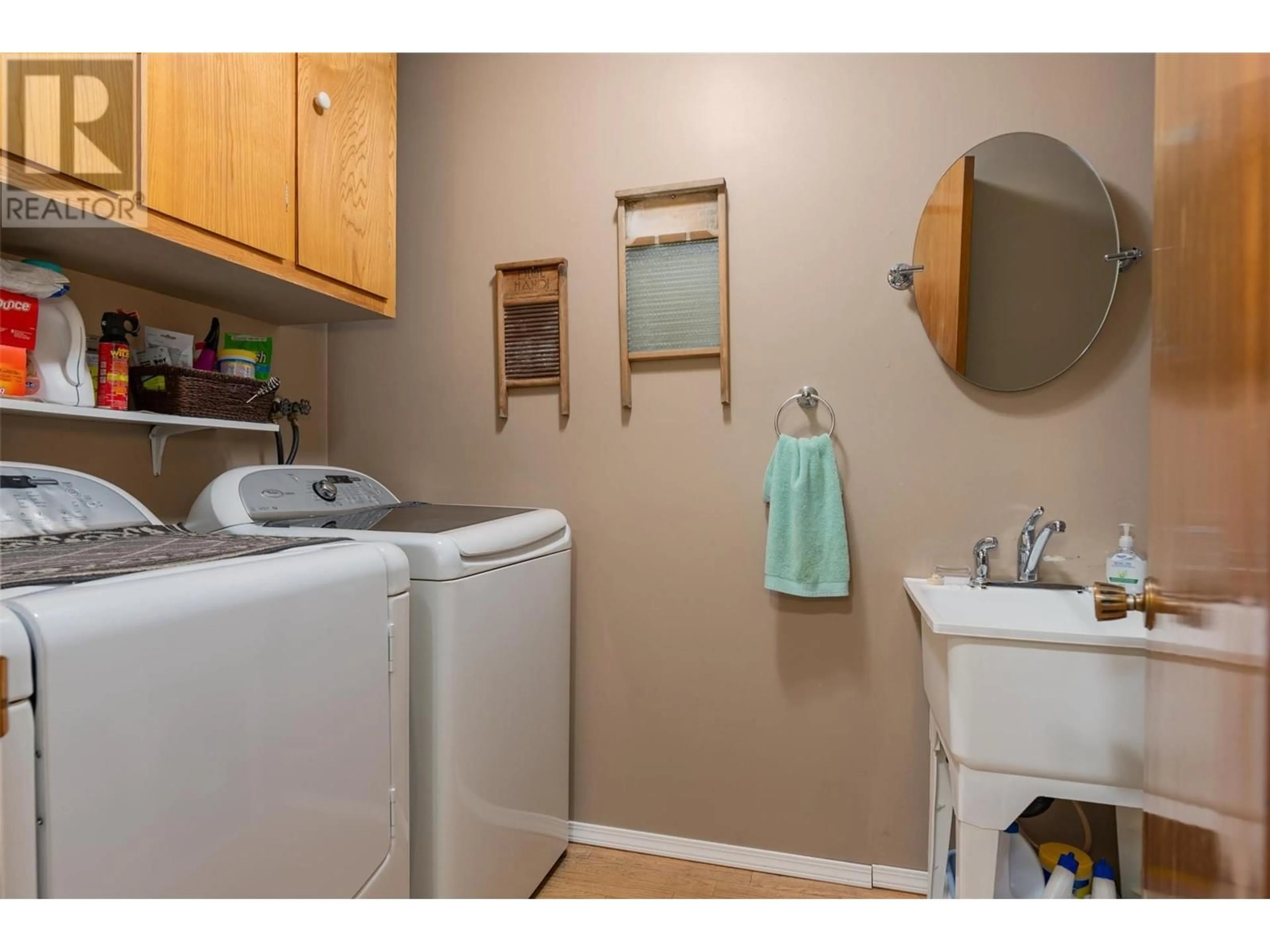 Laundry room for 125 BEAVERVALE ROAD, Ross Spur British Columbia V0G1L1