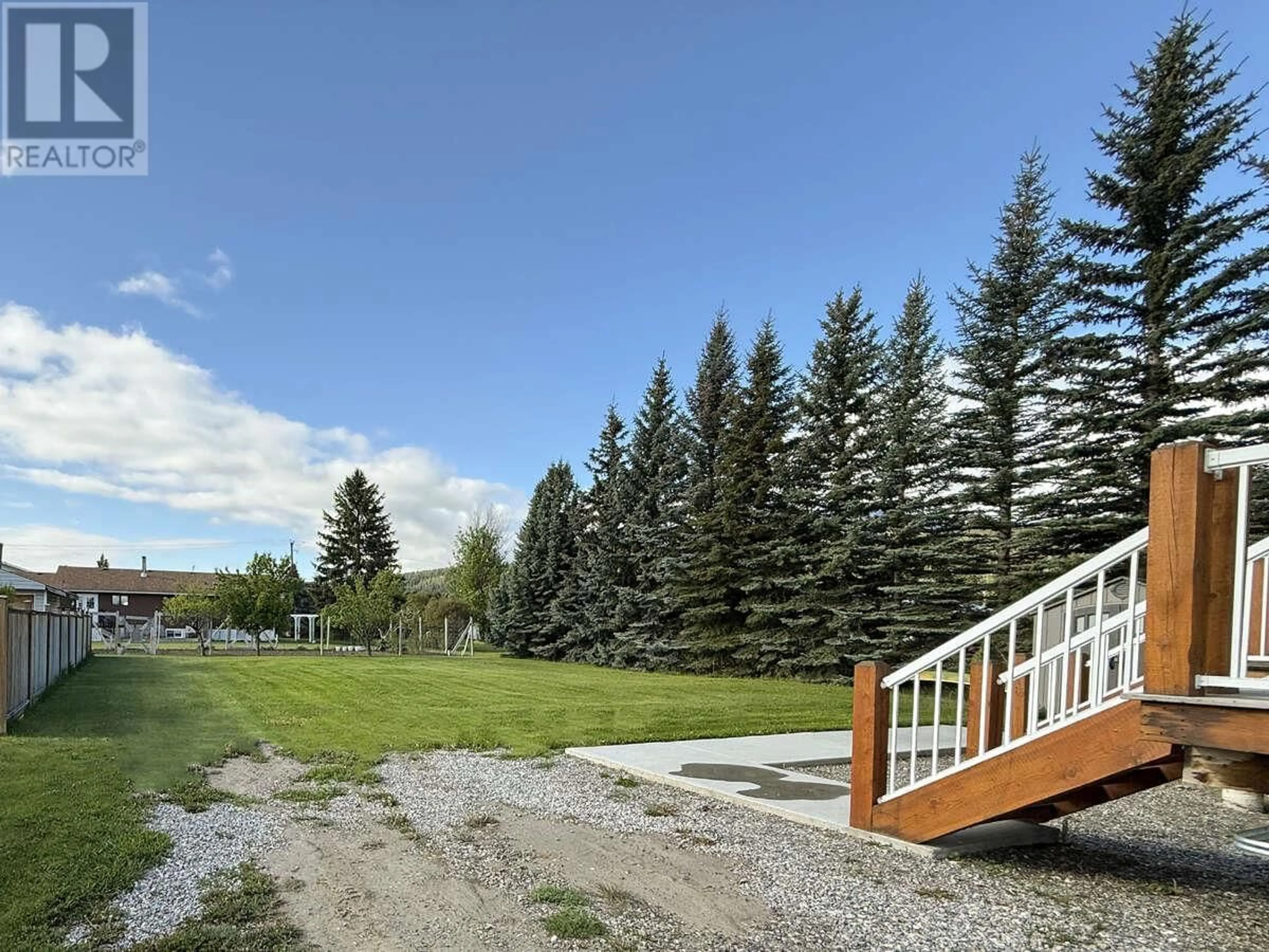 Patio, unknown for 4760 WILLOW AVENUE, Canal Flats British Columbia V0B1B0