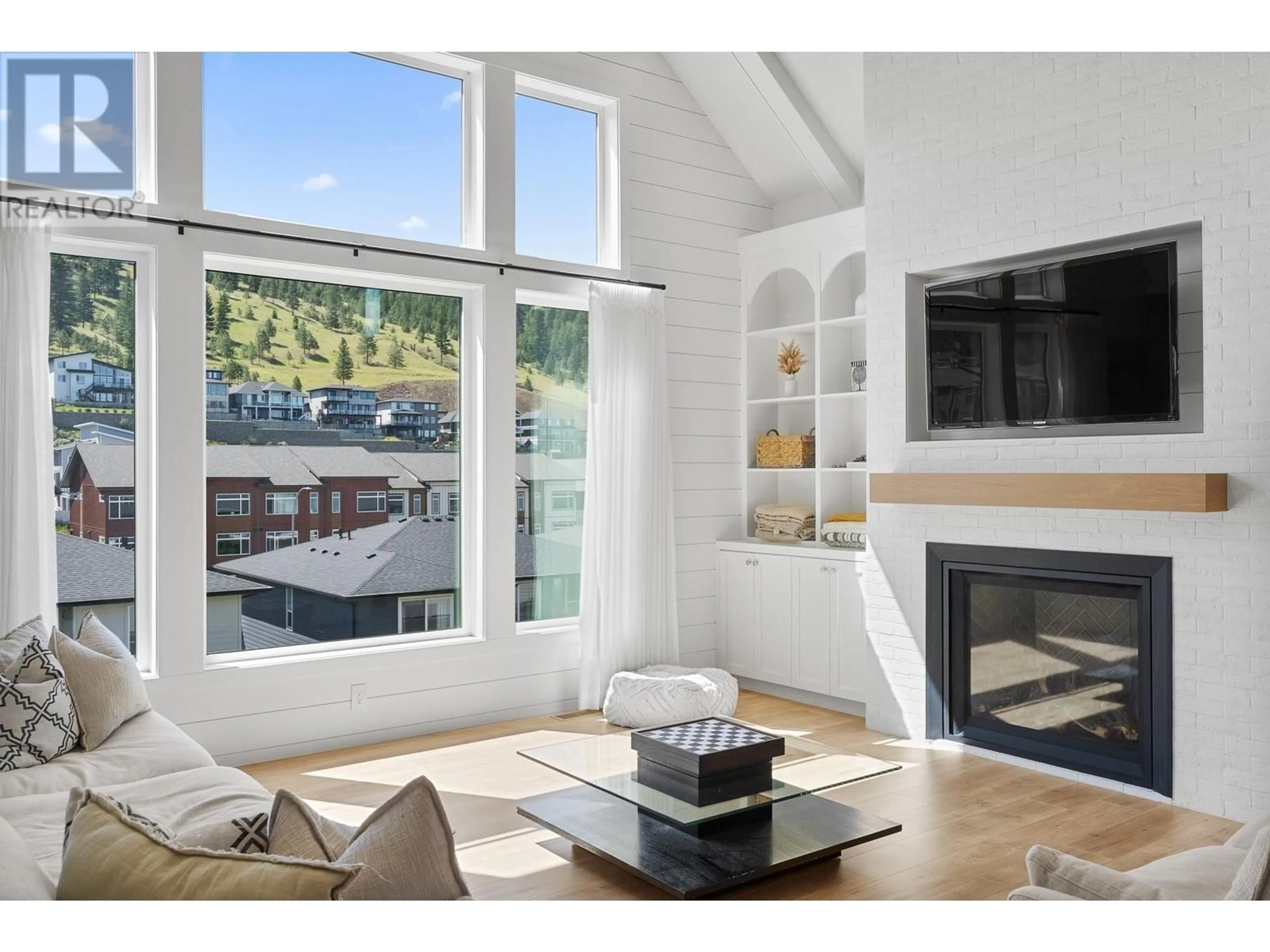 Living room with furniture, unknown for 1345 MYRA PLACE, Kamloops British Columbia V2E0C3