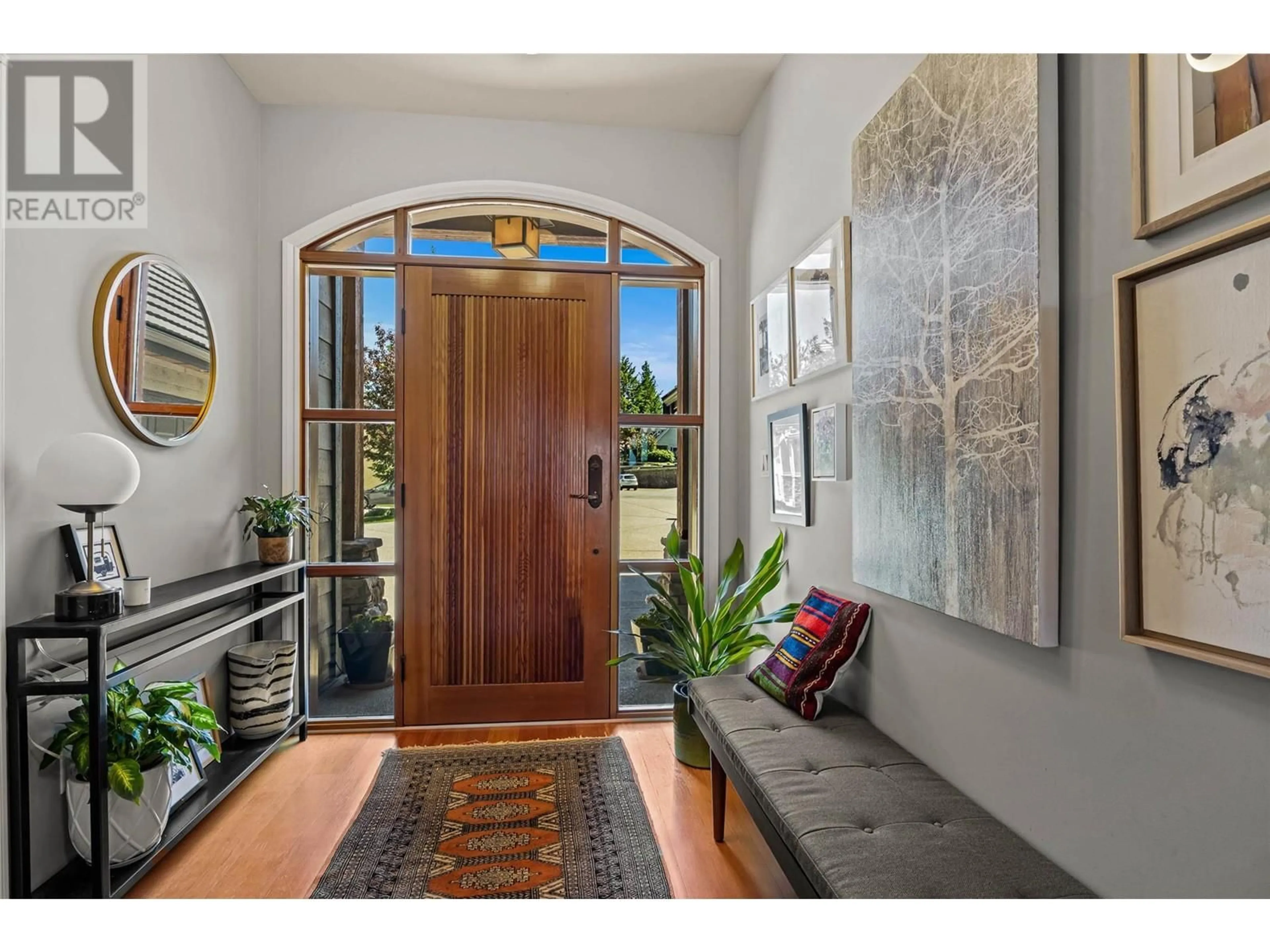 Indoor entryway for 2135 WESTERDALE COURT, Kamloops British Columbia V1S1R7