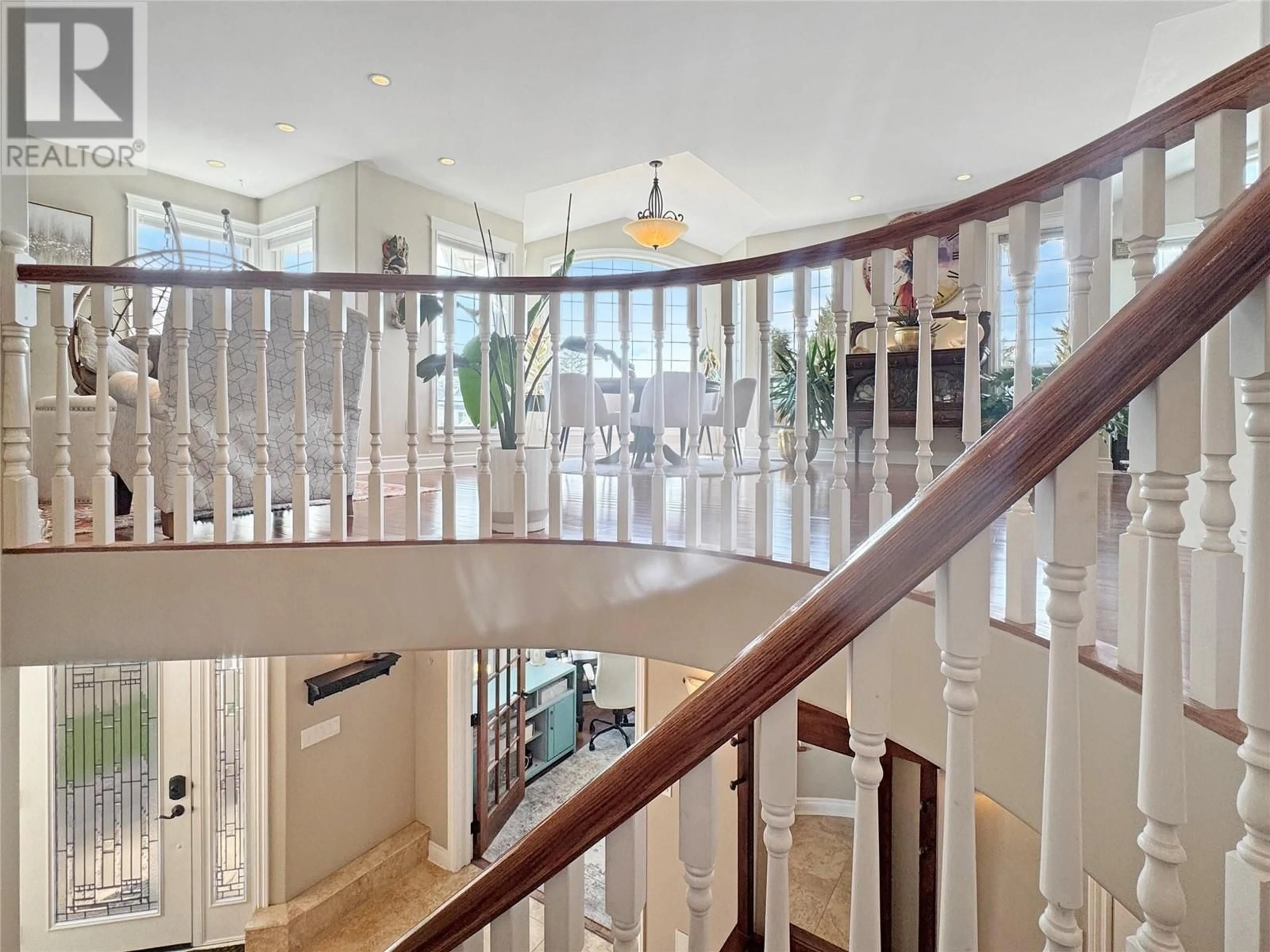 Indoor foyer for 1648 MT PYRAMID CRESCENT, Cranbrook British Columbia V1C6N6