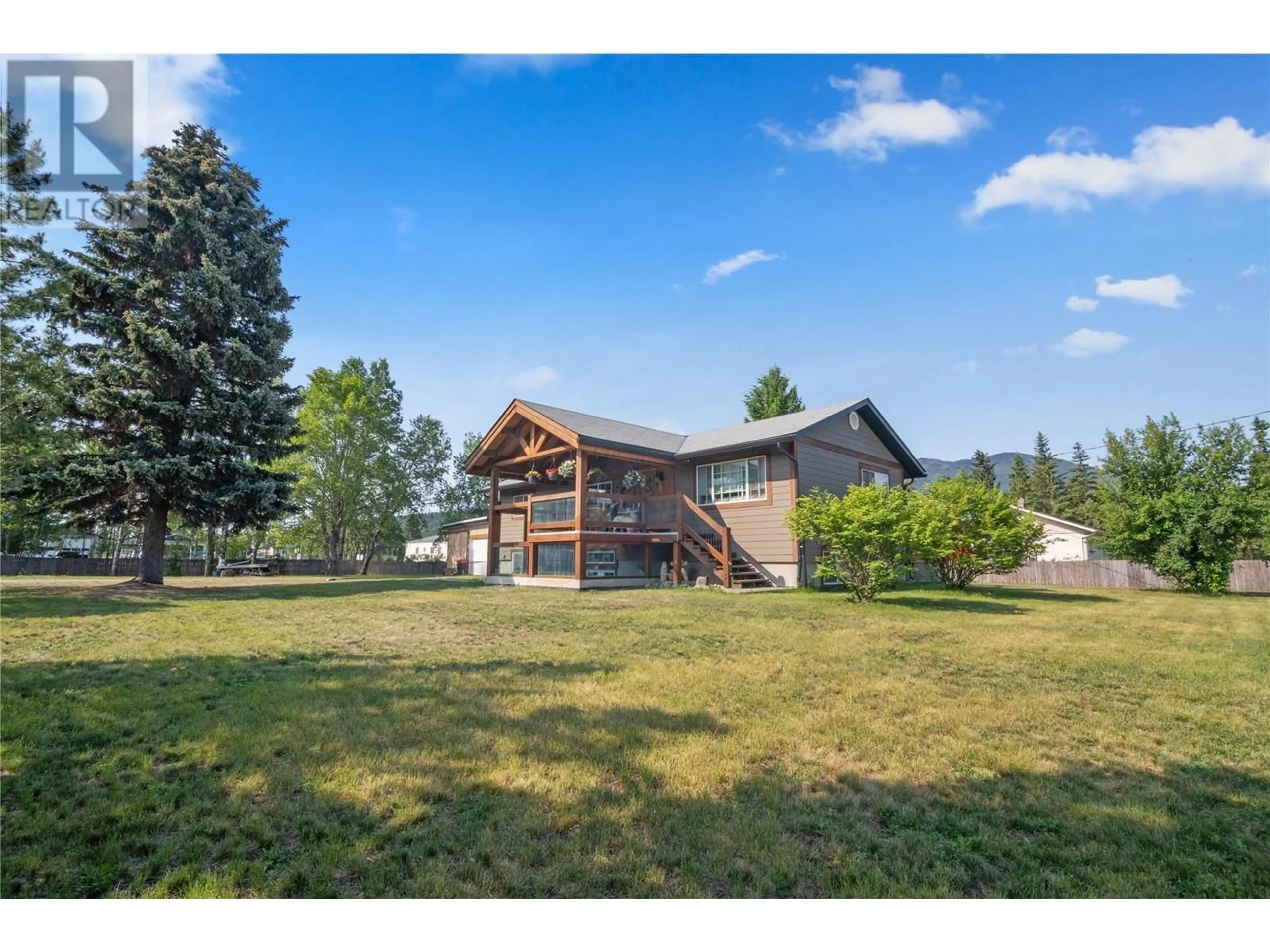 A pic from outside/outdoor area/front of a property/back of a property/a pic from drone, unknown for 4772 BURNS AVENUE, Canal Flats British Columbia V0B1B0
