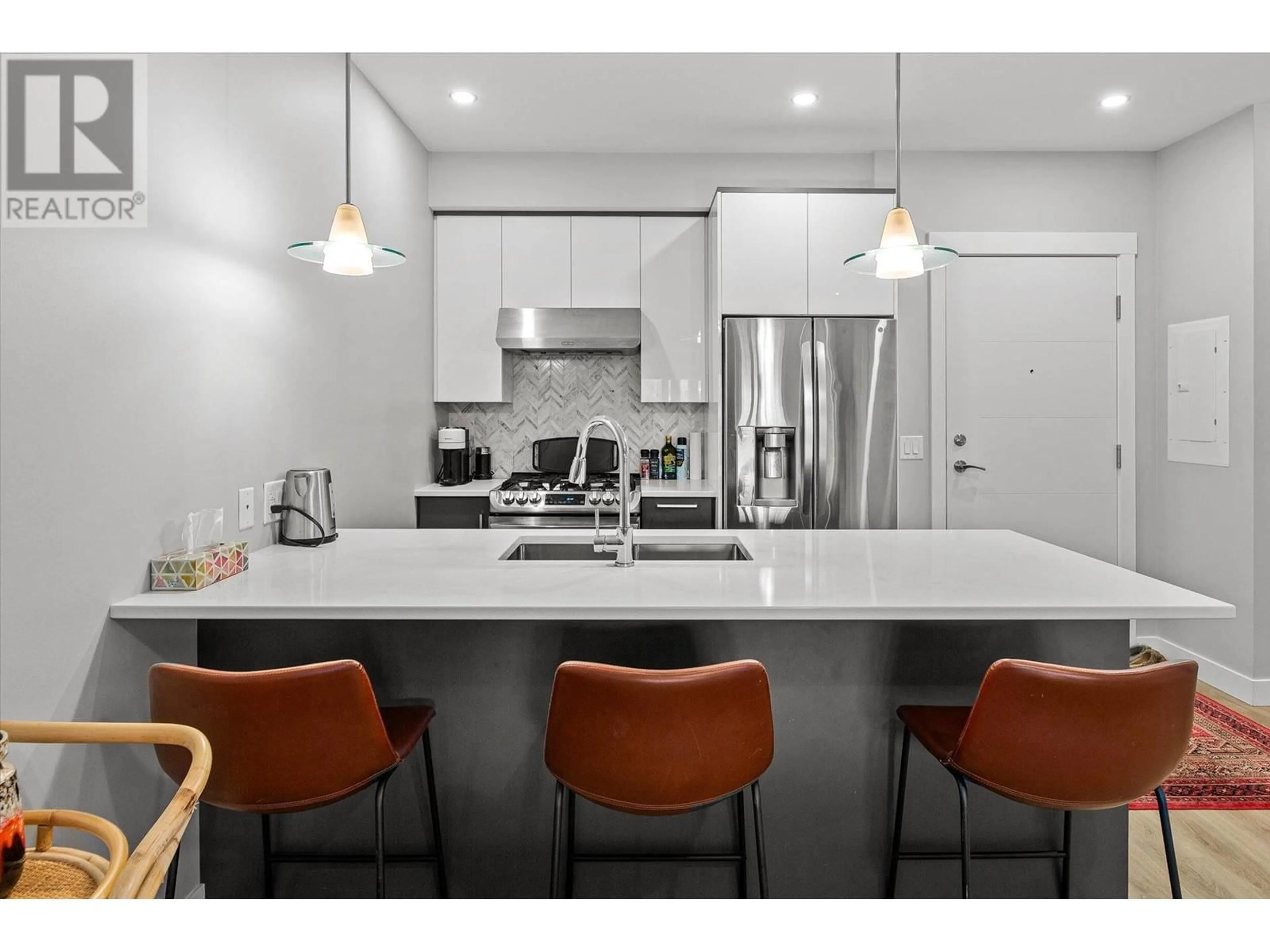 Contemporary kitchen, unknown for 105 - 1883 WATER STREET, Kelowna British Columbia V1Y1K4