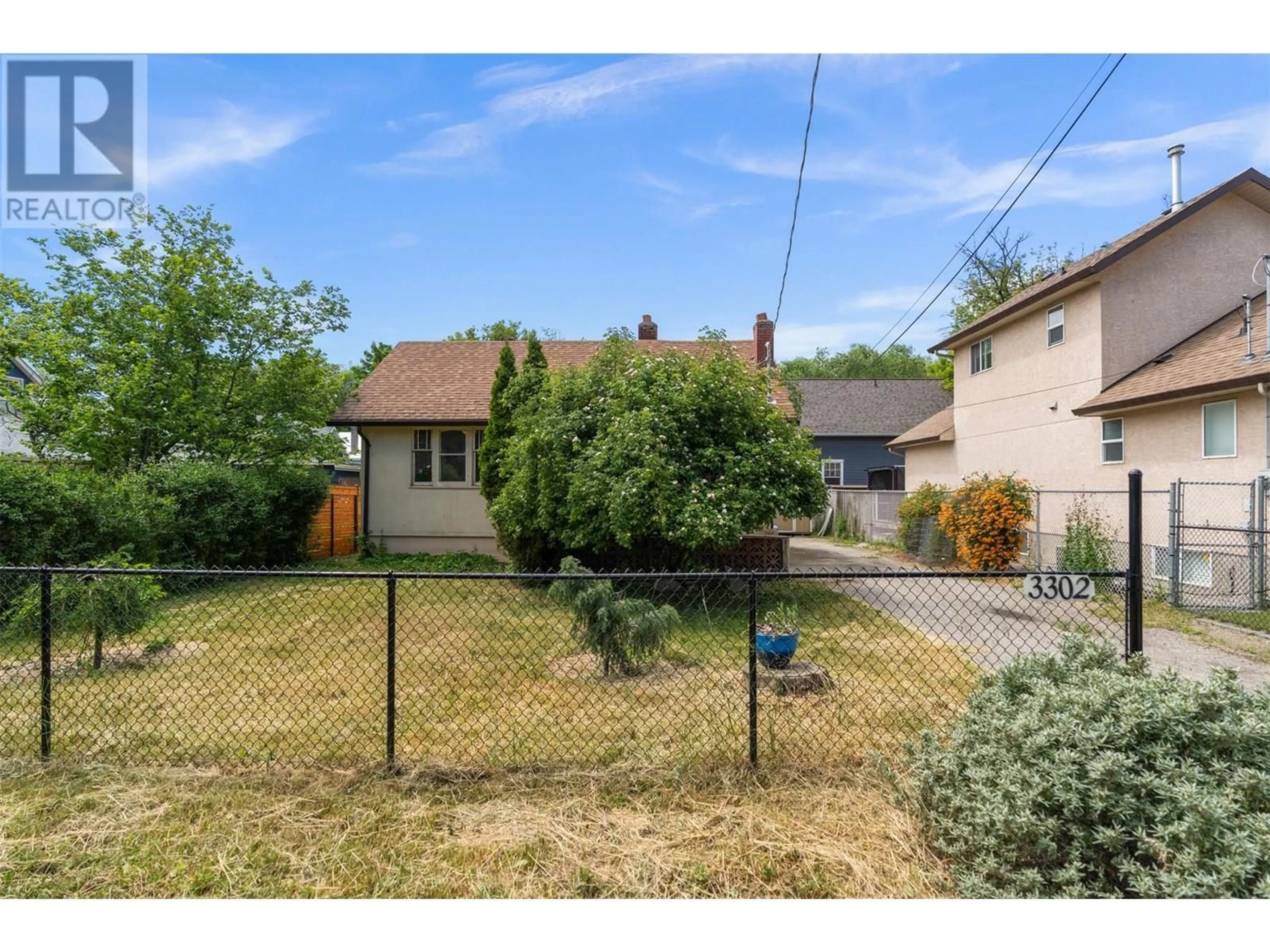 A pic from outside/outdoor area/front of a property/back of a property/a pic from drone, street for 3302 34 STREET, Vernon British Columbia V1T5X9