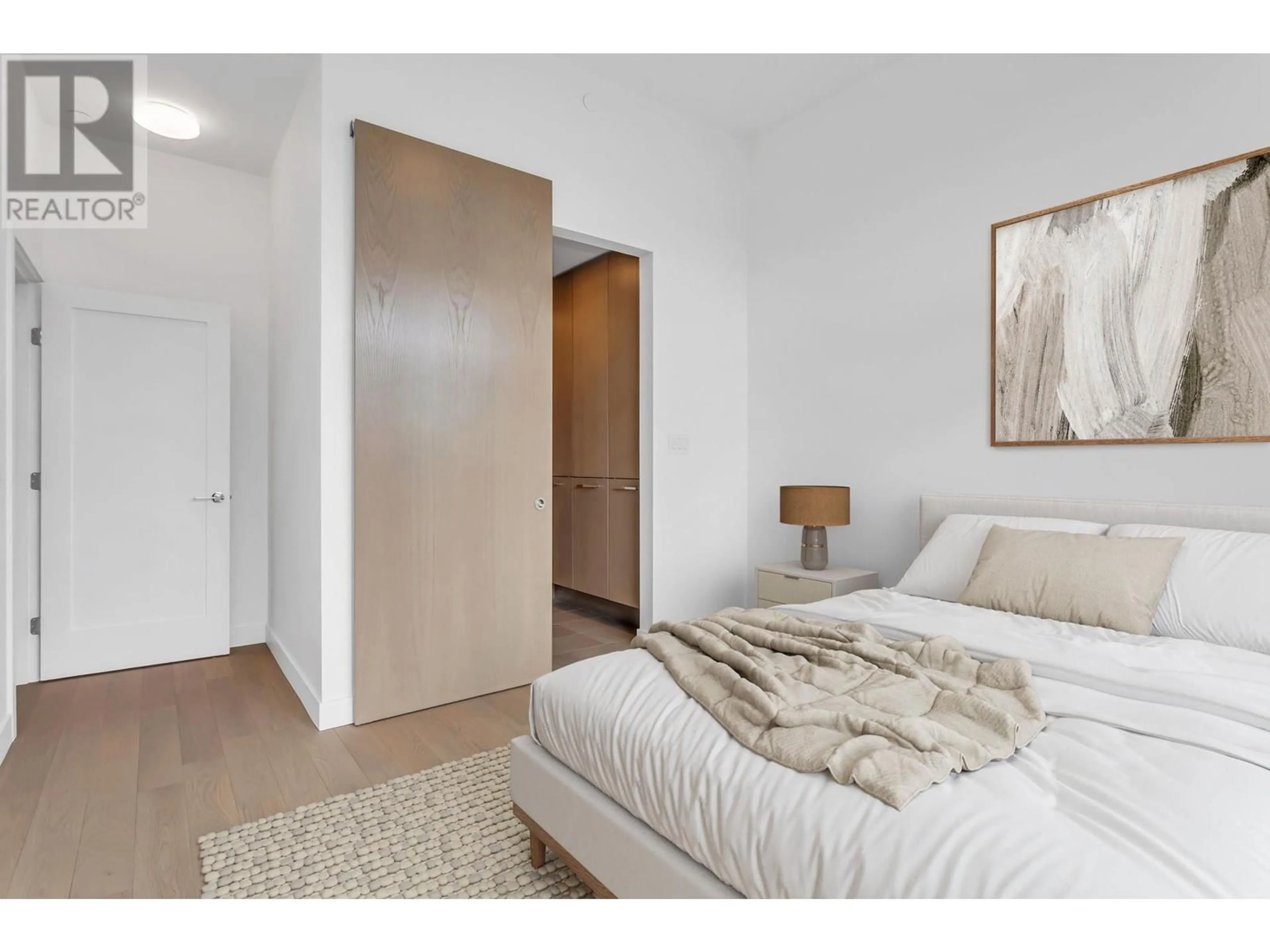 Bedroom with bed, unknown for 601 - 3389 LAKESHORE ROAD, Kelowna British Columbia V1W0G5