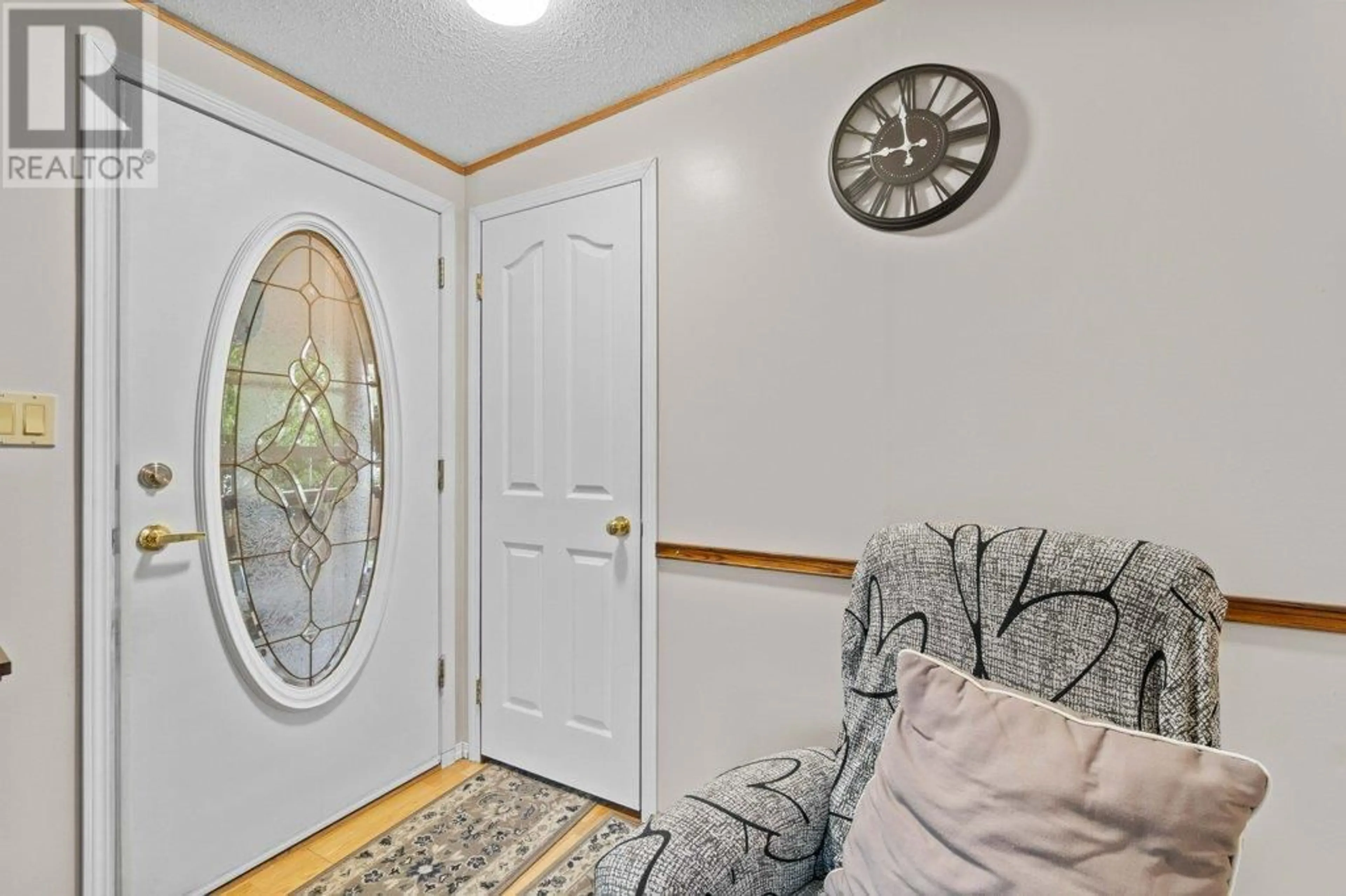 Indoor entryway for 4660 73 AVENUE NORTHEAST, Salmon Arm British Columbia V0E1K0