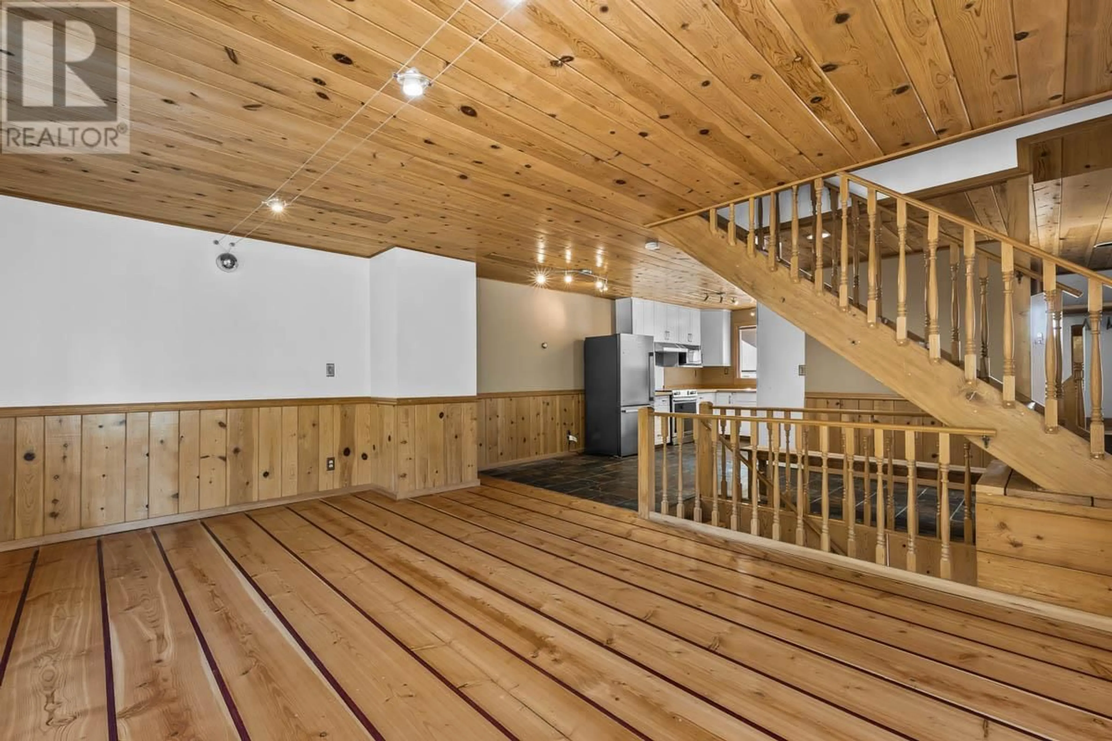 Indoor foyer for 1332 BURFIELD DRIVE, Sun Peaks British Columbia V0E5N0