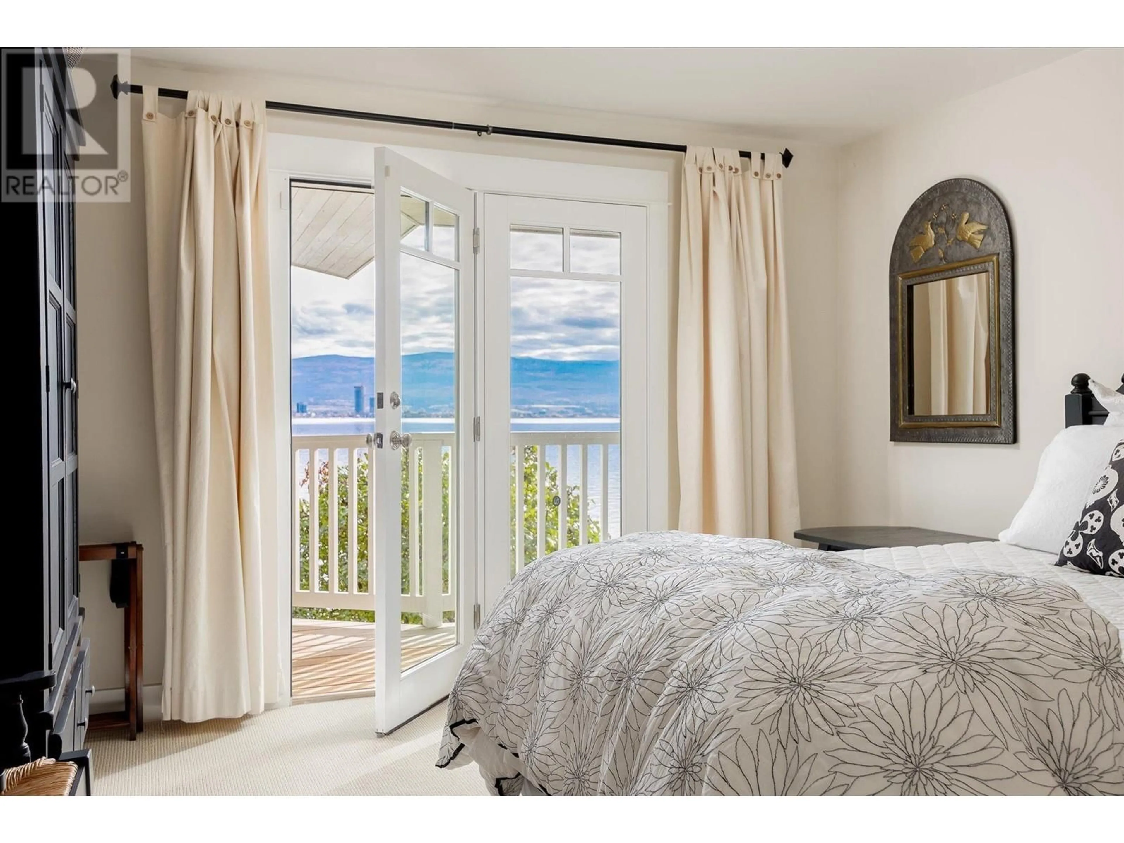 Bedroom with bed, unknown for 661 WESTSIDE ROAD SOUTH, West Kelowna British Columbia V7Y1A1